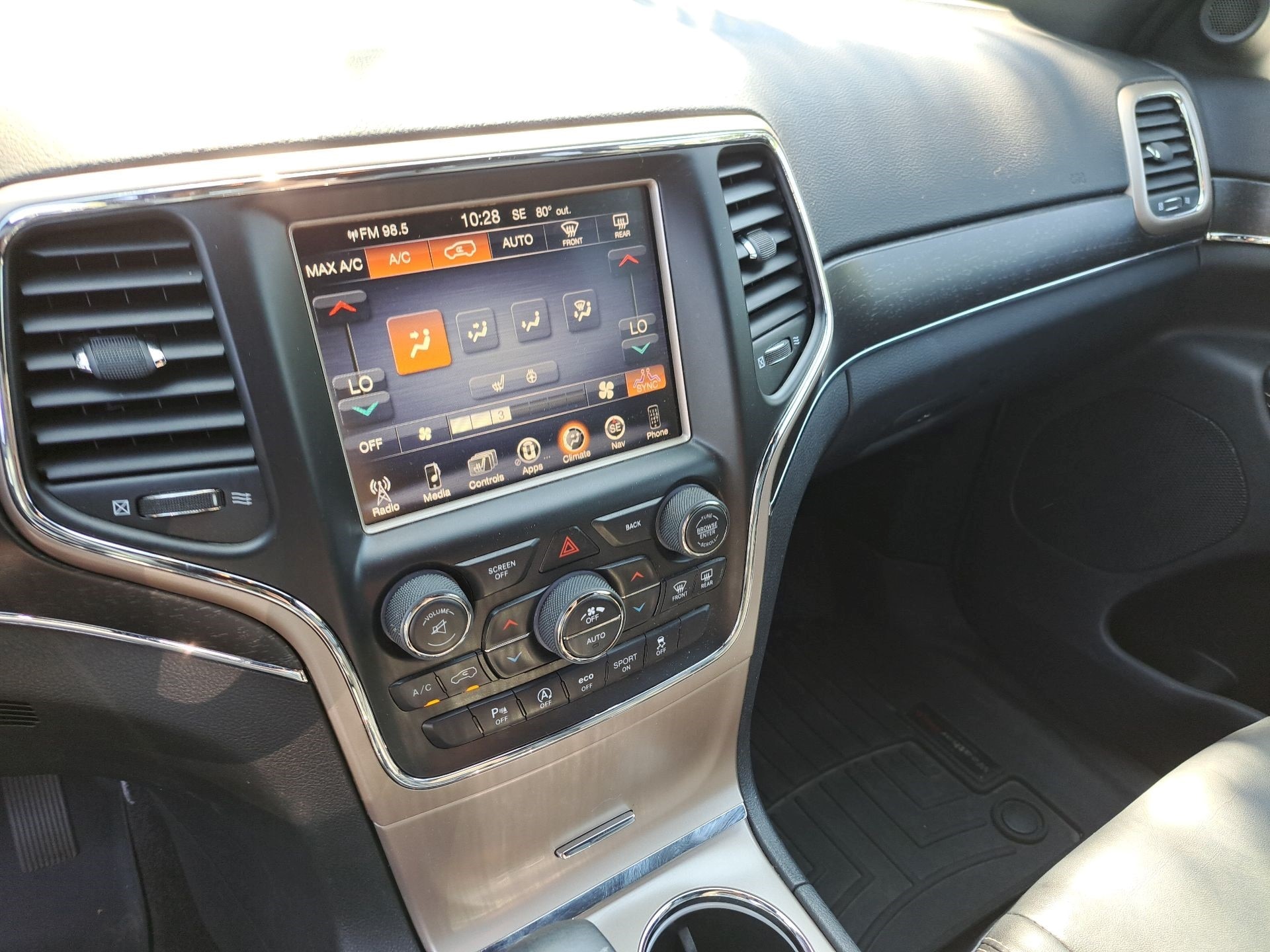 Thumbnail: 2017 Jeep Grand Cherokee - 11