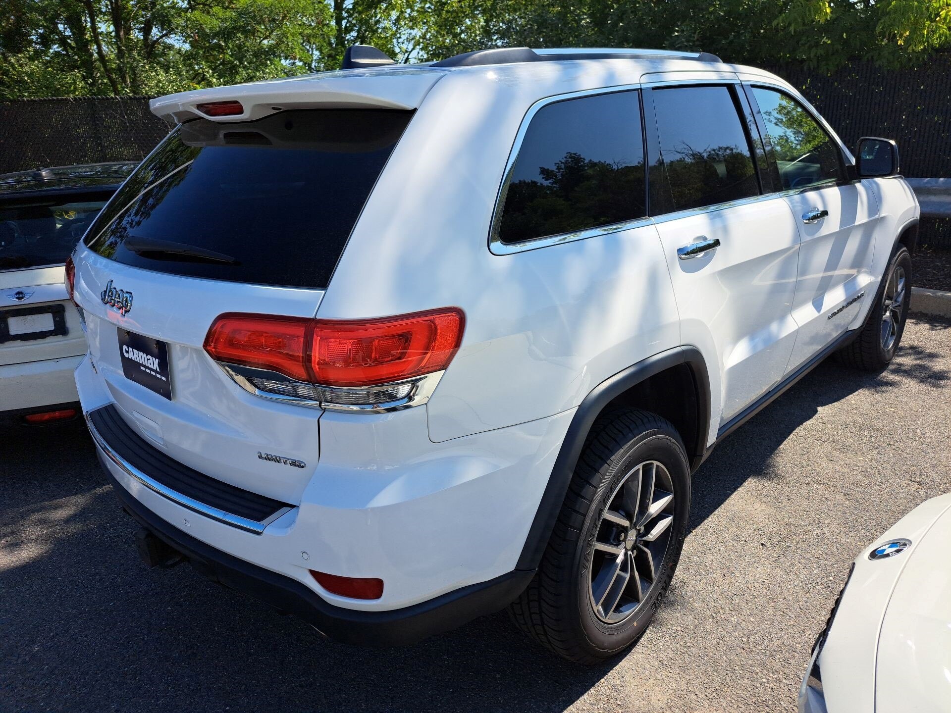 Thumbnail: 2017 Jeep Grand Cherokee - 3
