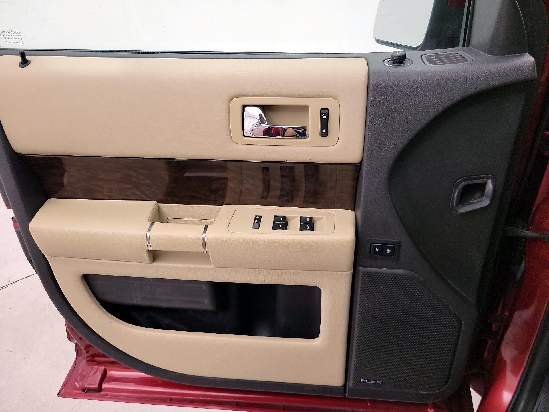 Thumbnail: 2016 Ford Flex - 12