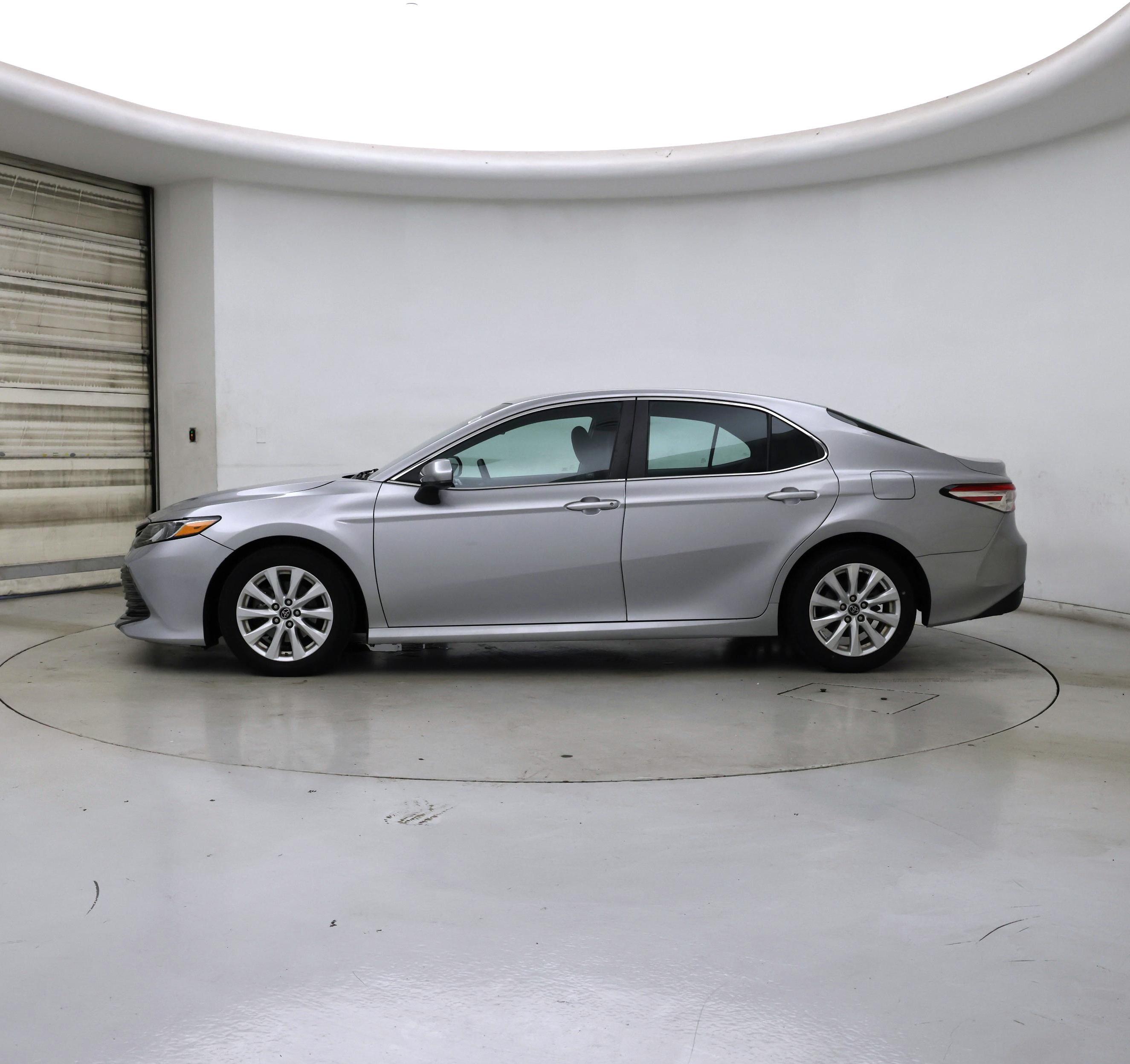 Thumbnail: 2018 Toyota Camry - 3