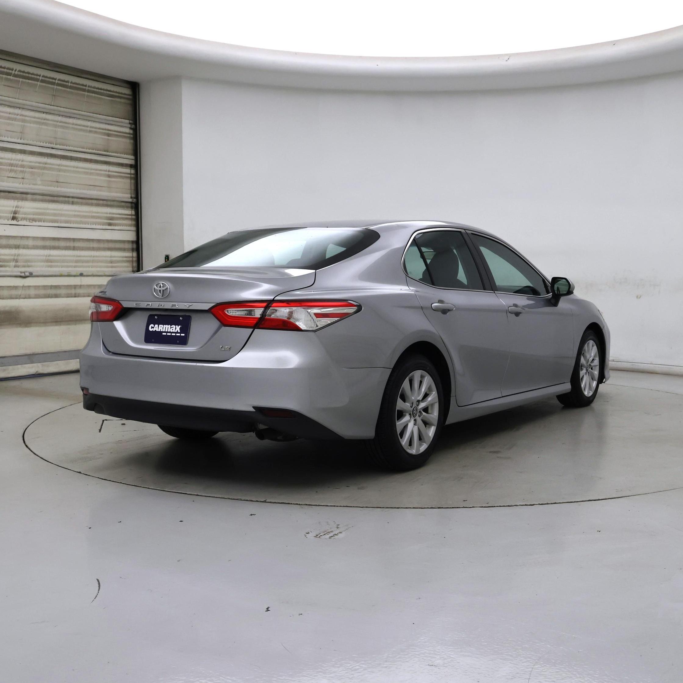 Thumbnail: 2018 Toyota Camry - 8