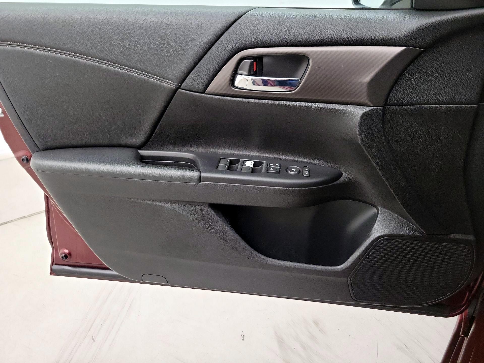 Thumbnail: 2016 Honda Accord - 12