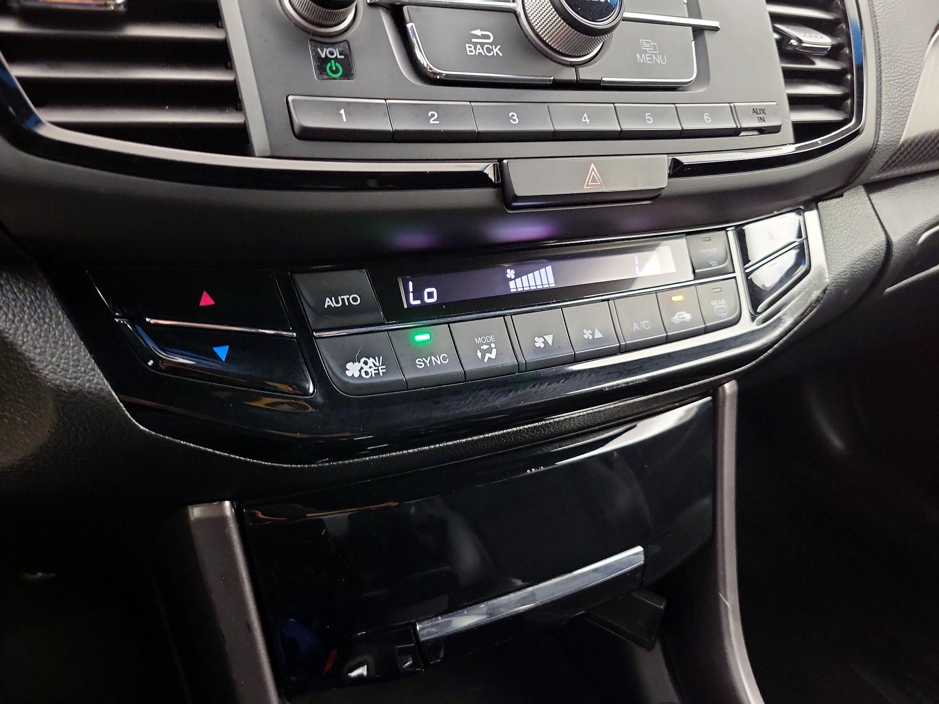 Thumbnail: 2016 Honda Accord - 16