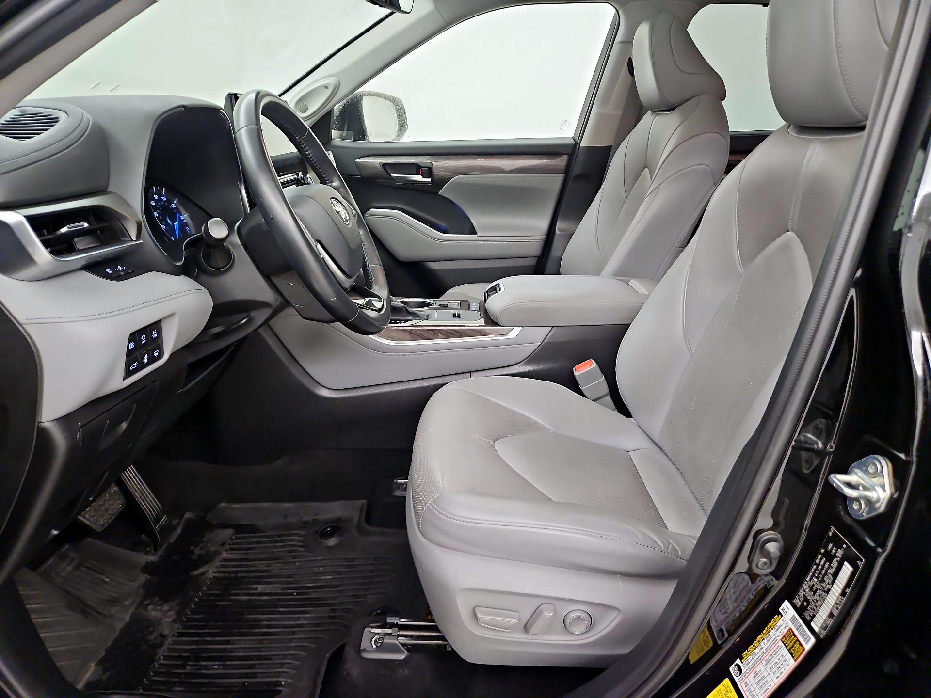 Thumbnail: 2021 Toyota Highlander - 11
