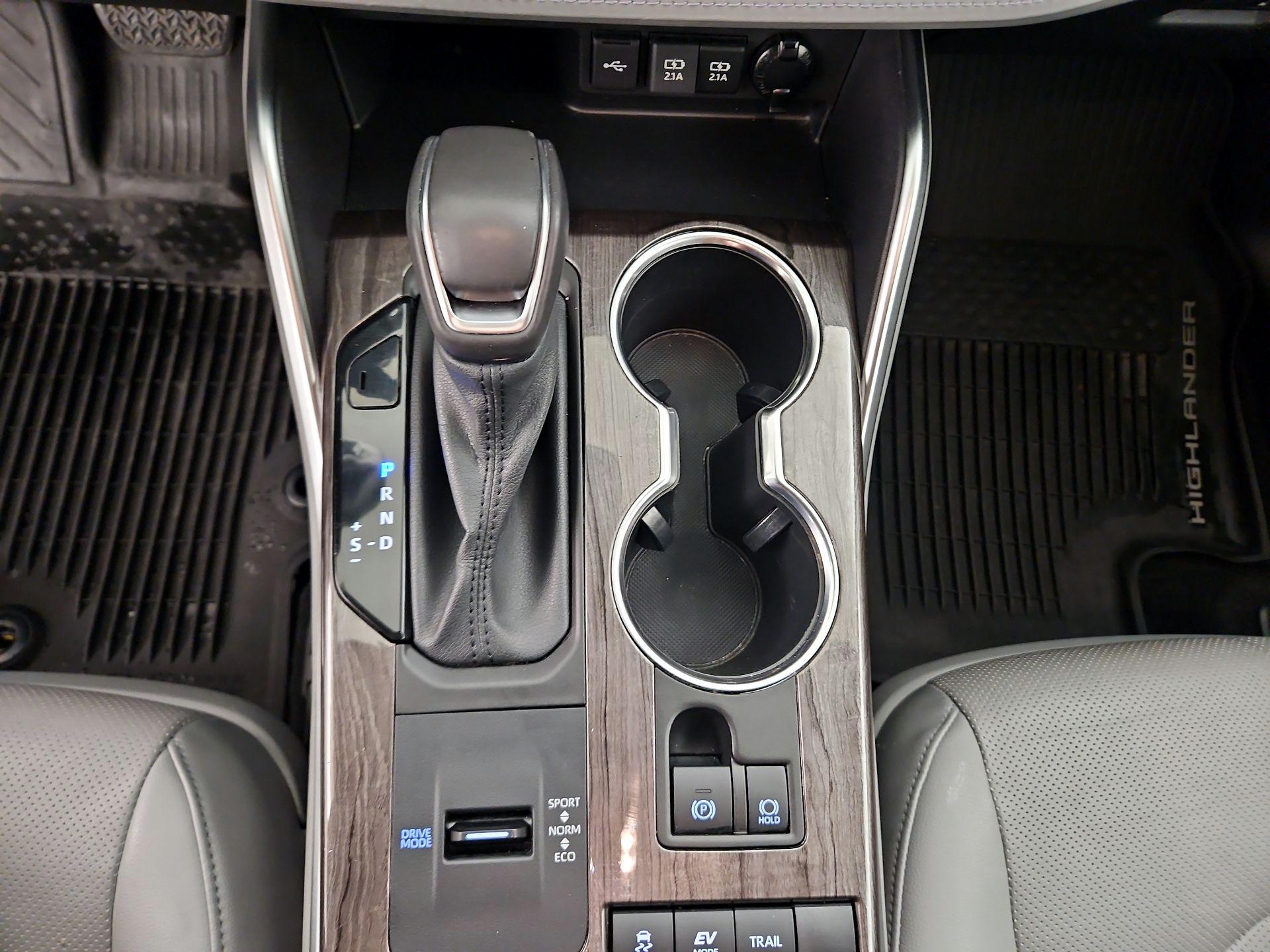 Thumbnail: 2021 Toyota Highlander - 18
