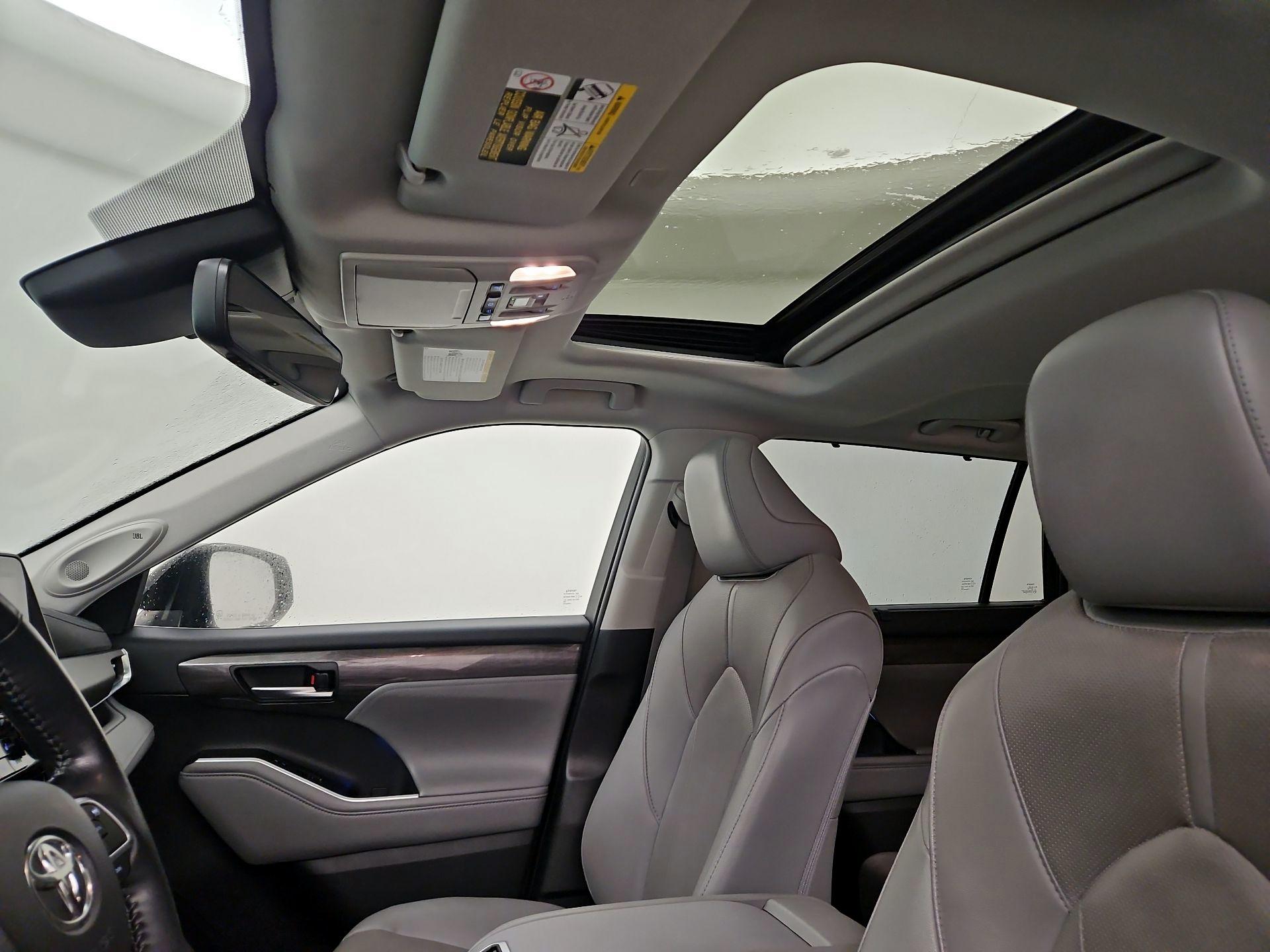 Thumbnail: 2021 Toyota Highlander - 20