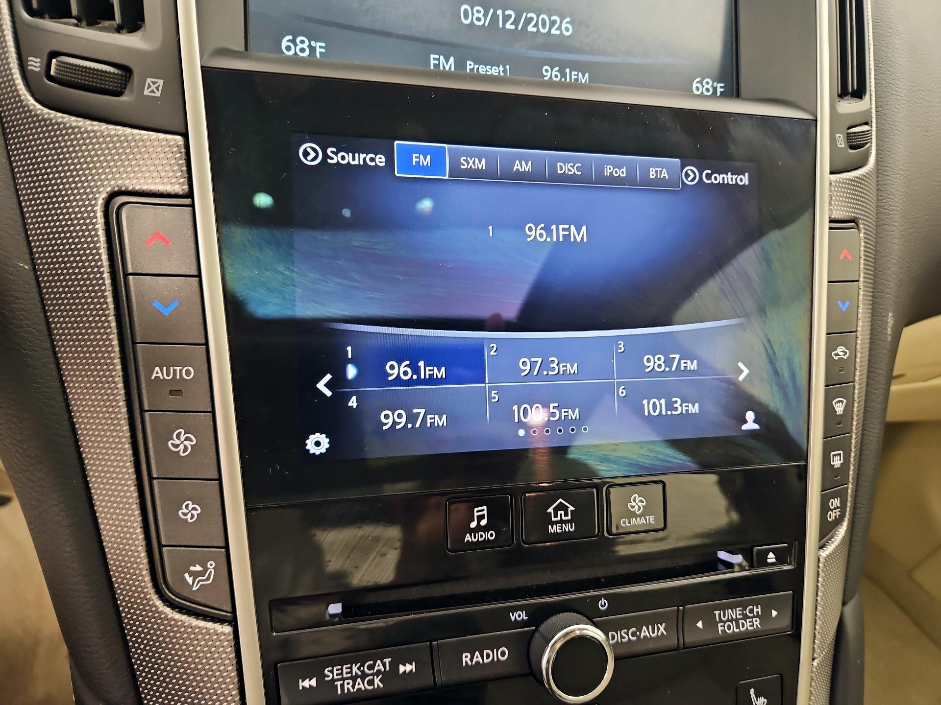 Thumbnail: 2014 INFINITI Q50 - 15