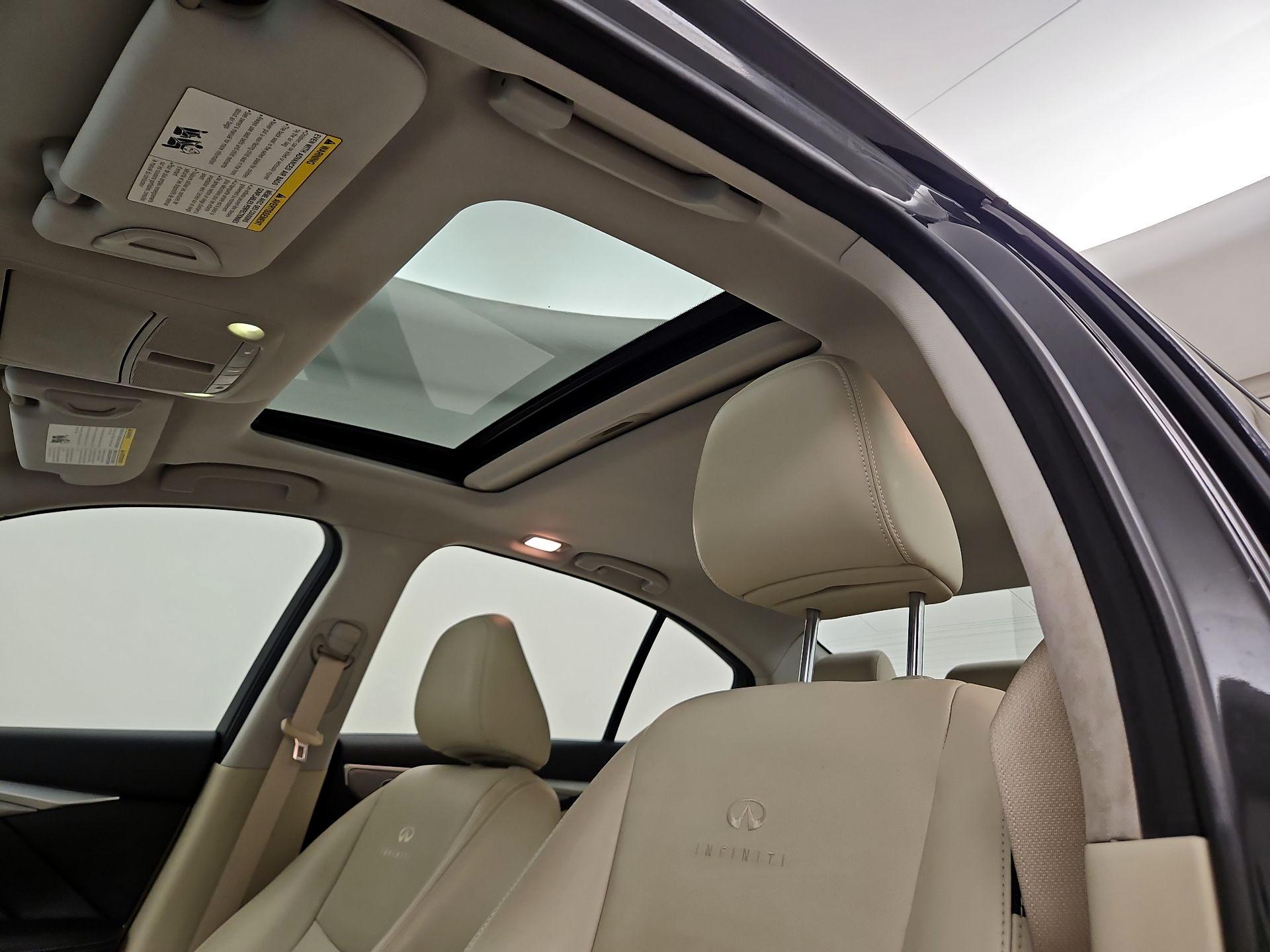 Thumbnail: 2014 INFINITI Q50 - 19