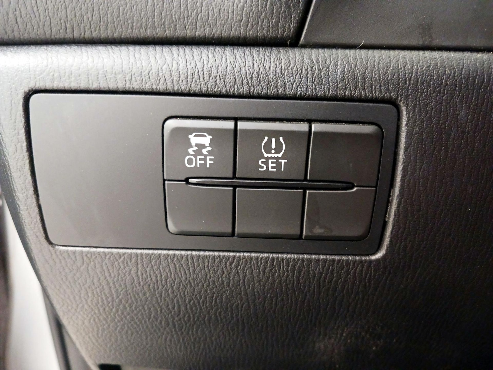 2016 Mazda MAZDA3 i Sport - Photo 14