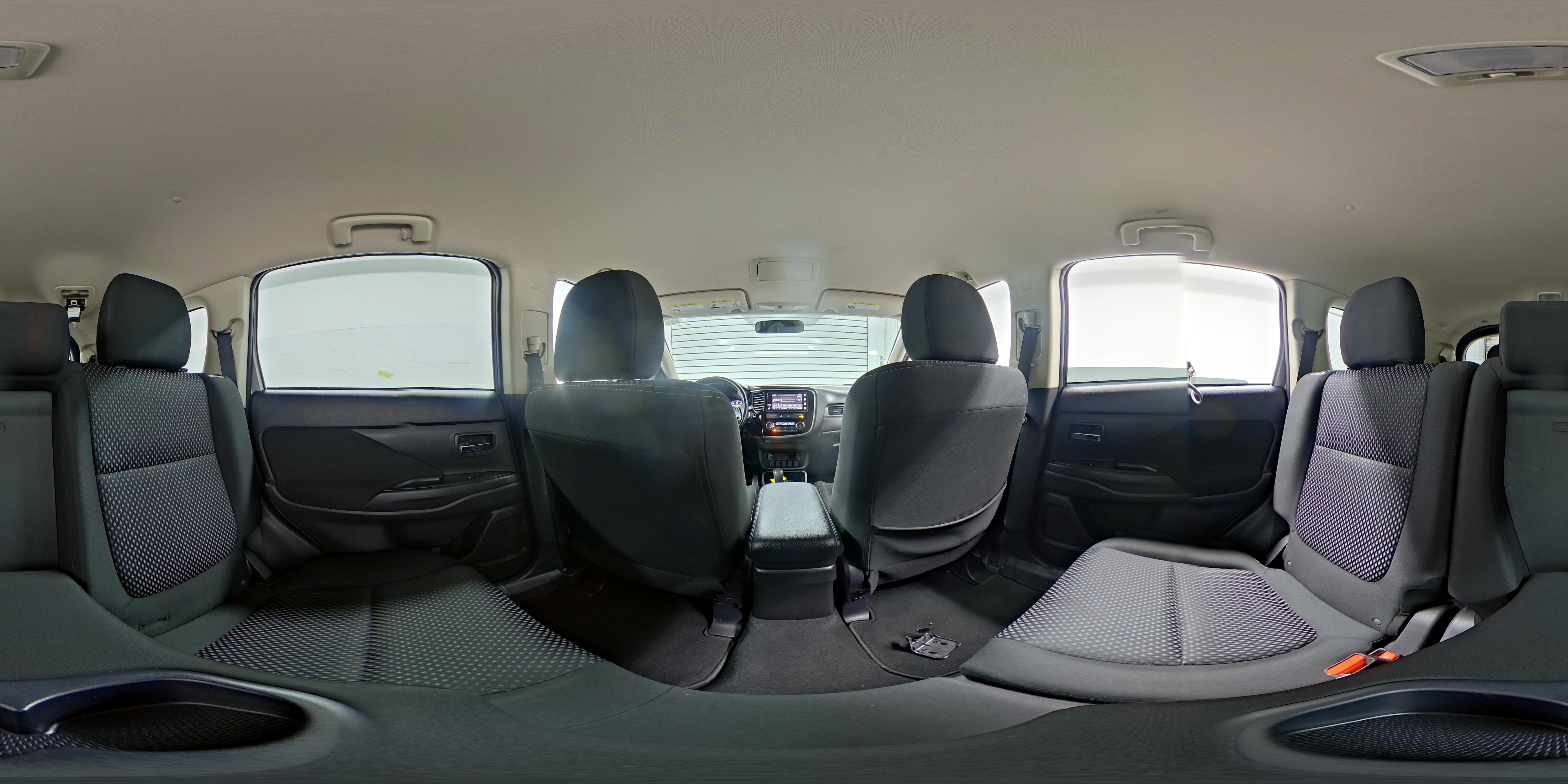 2018 Mitsubishi Outlander SE - Photo 19
