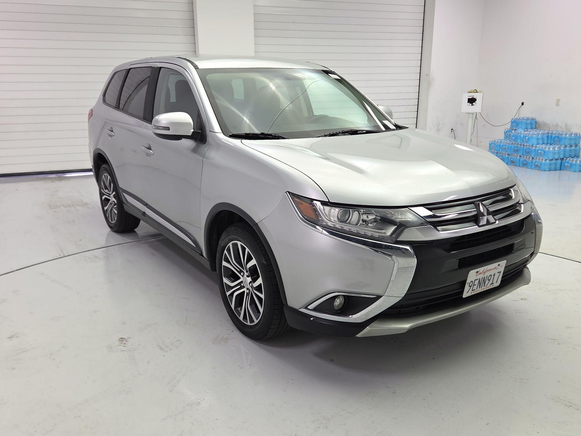 Thumbnail: 2018 Mitsubishi Outlander - 1