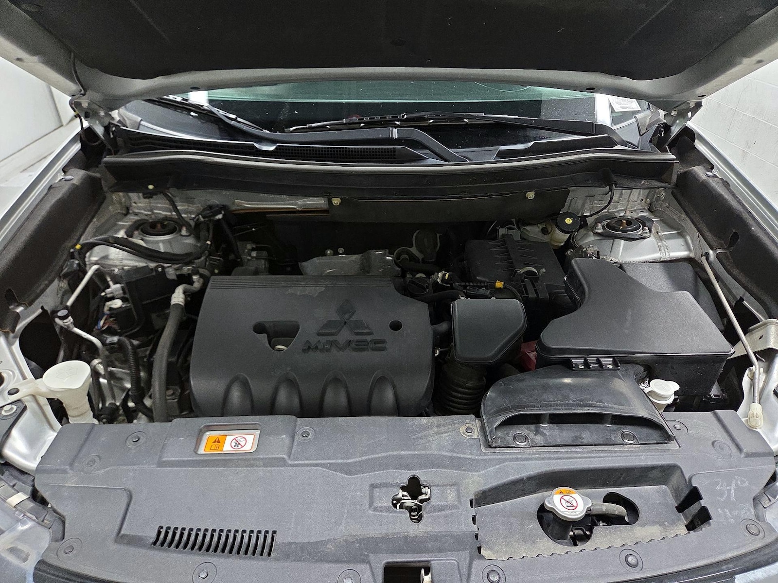2018 Mitsubishi Outlander SE - Photo 16