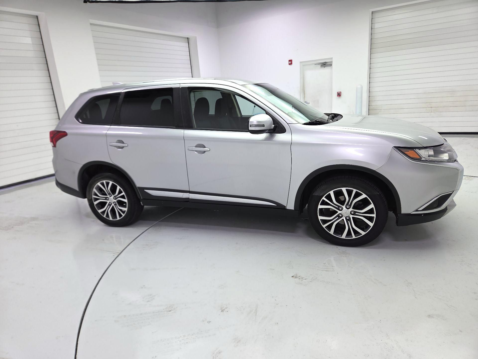 Thumbnail: 2018 Mitsubishi Outlander - 4