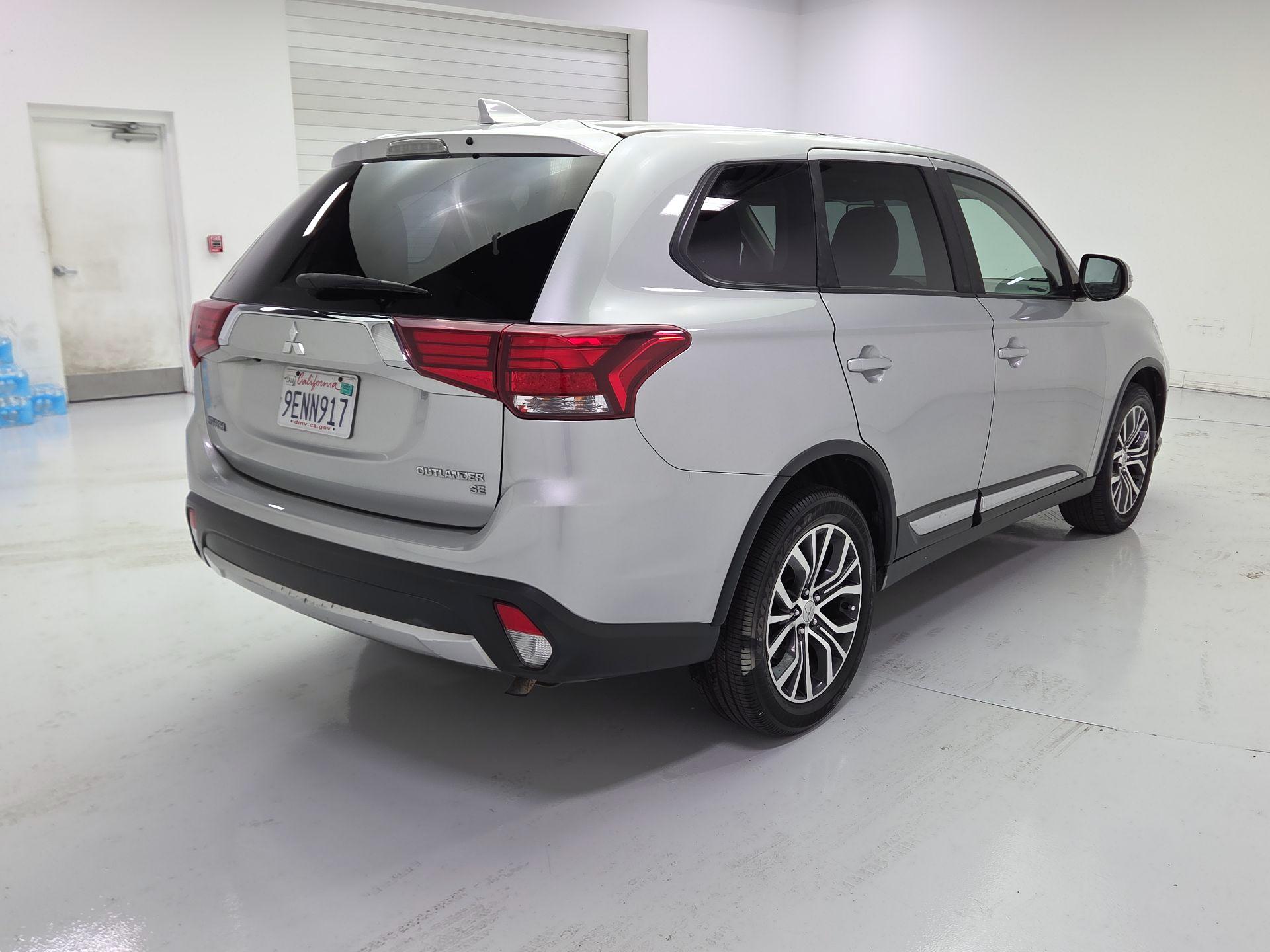 Thumbnail: 2018 Mitsubishi Outlander - 5