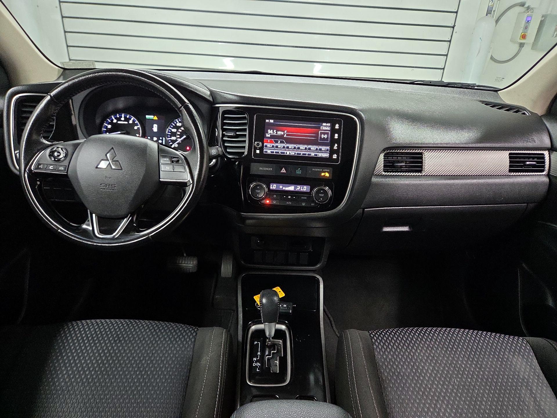 Thumbnail: 2018 Mitsubishi Outlander - 8