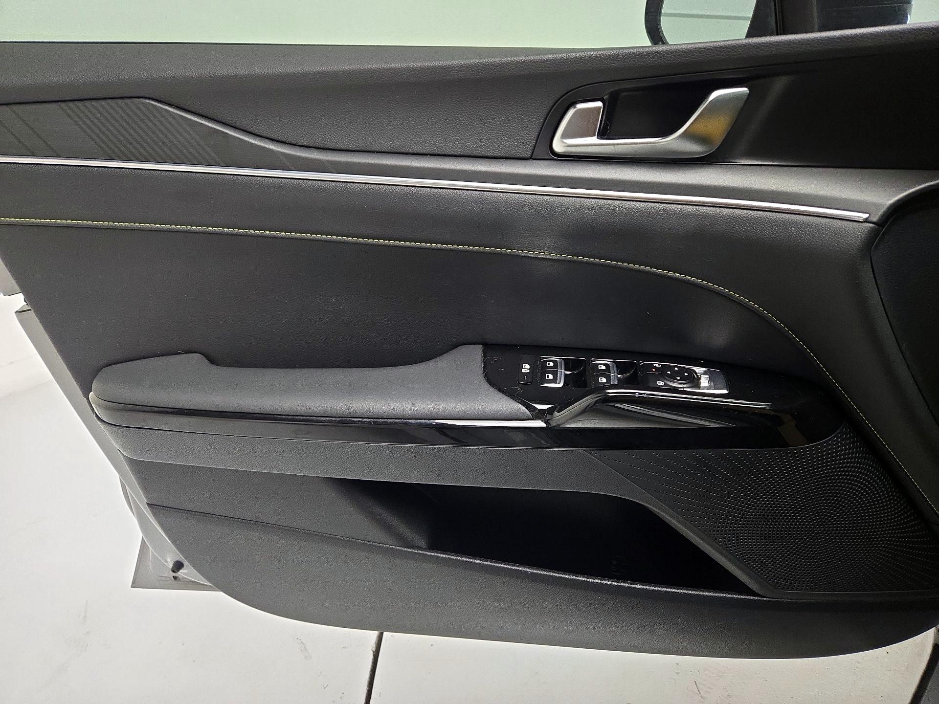 Thumbnail: 2025 Kia K5 - 10