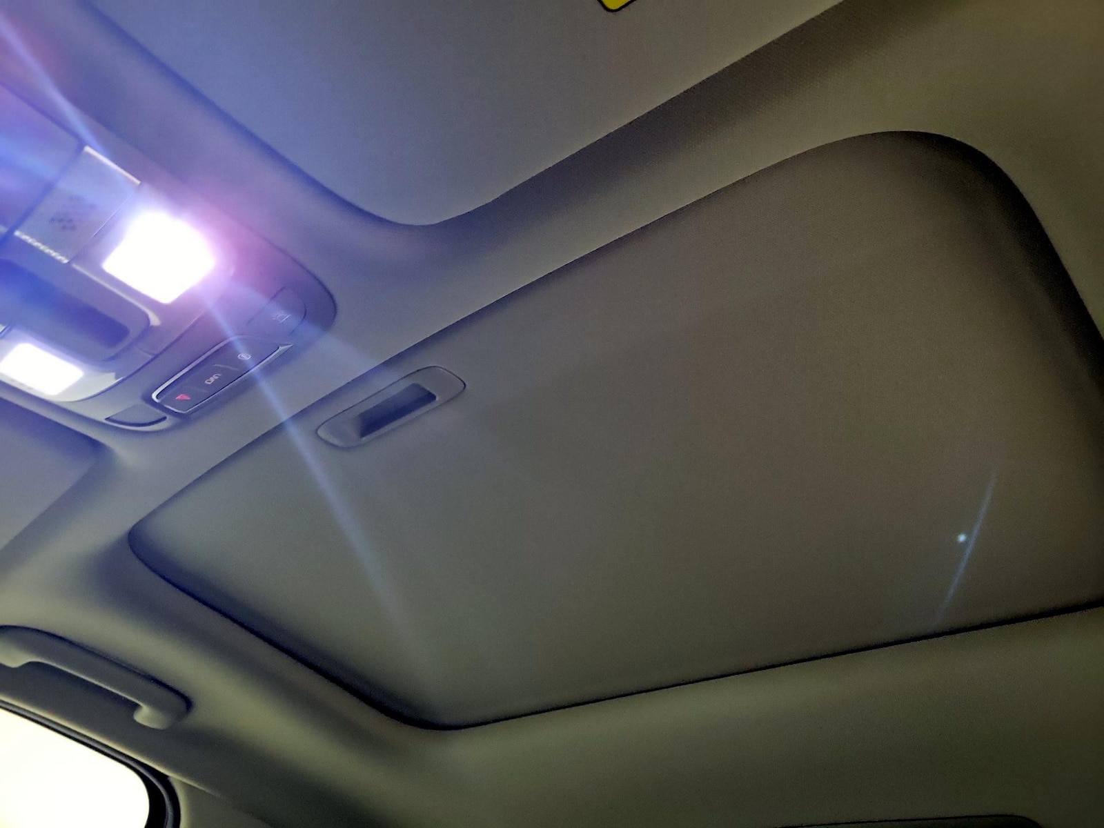 Sunroof(s) & Overhead Airbags