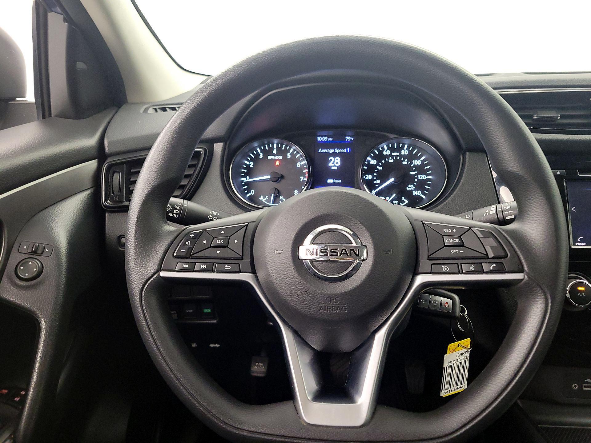 Thumbnail: 2021 Nissan Rogue Sport - 10