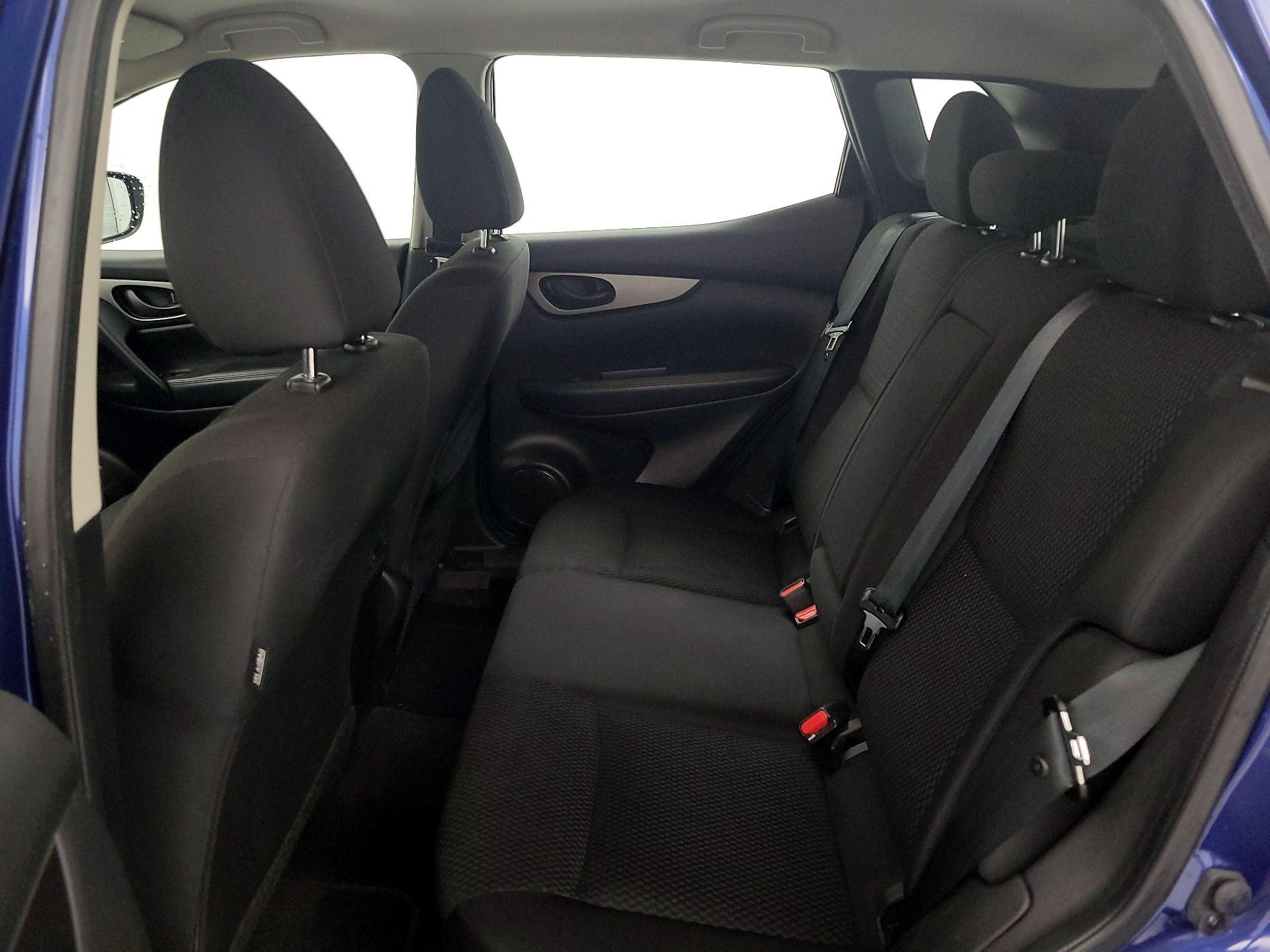 Thumbnail: 2021 Nissan Rogue Sport - 20