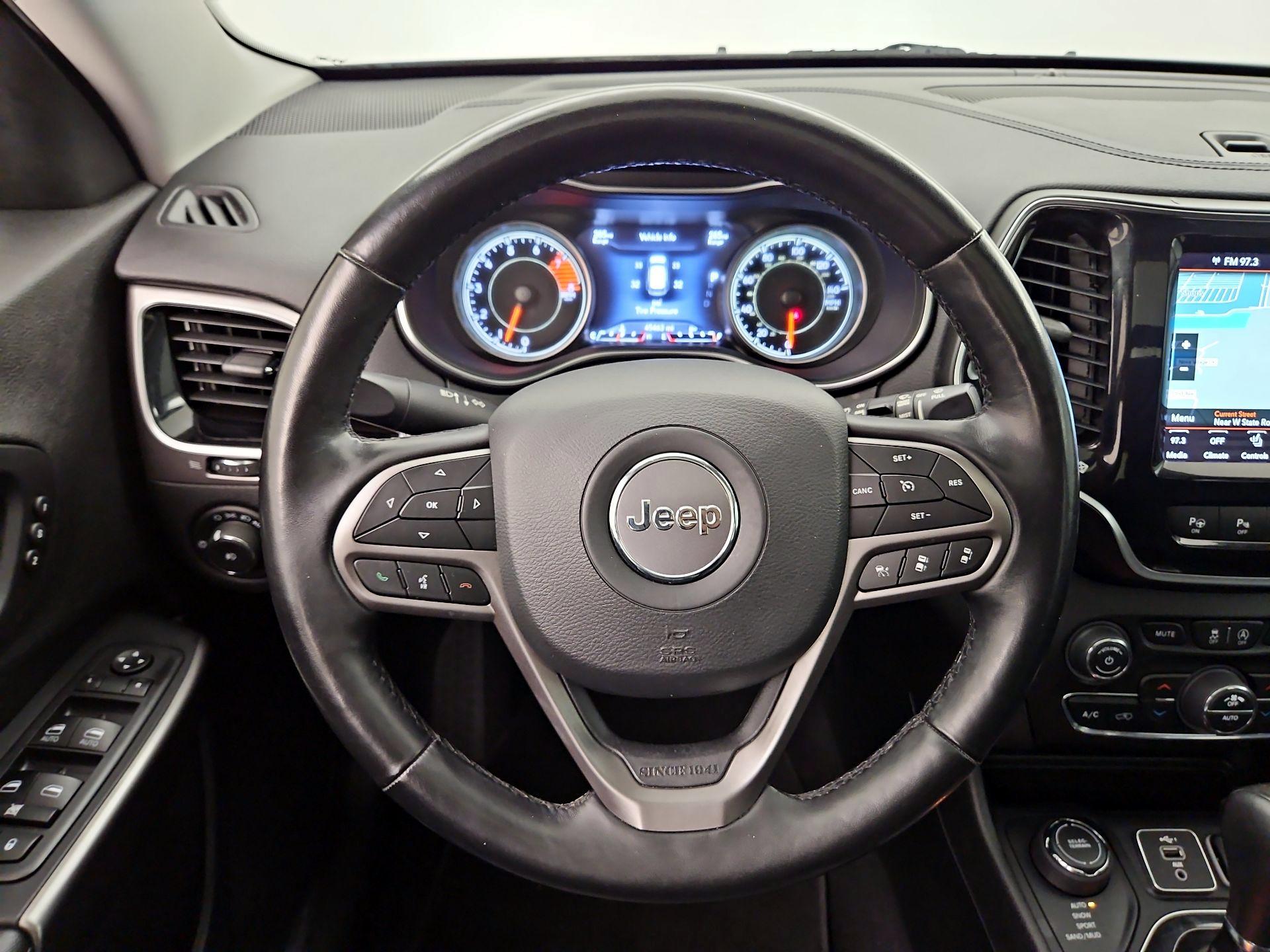 Thumbnail: 2021 Jeep Cherokee - 10