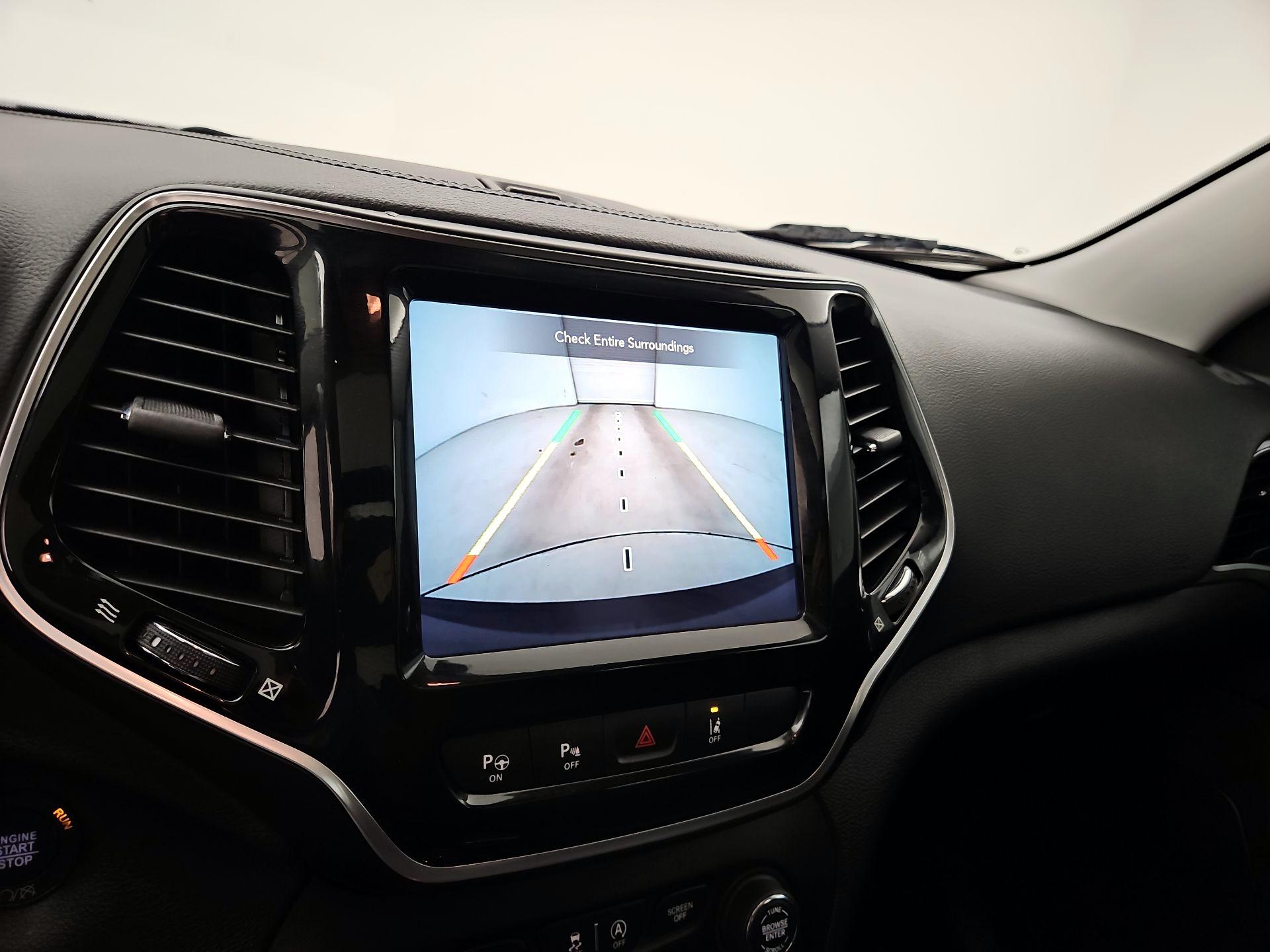 Thumbnail: 2021 Jeep Cherokee - 15