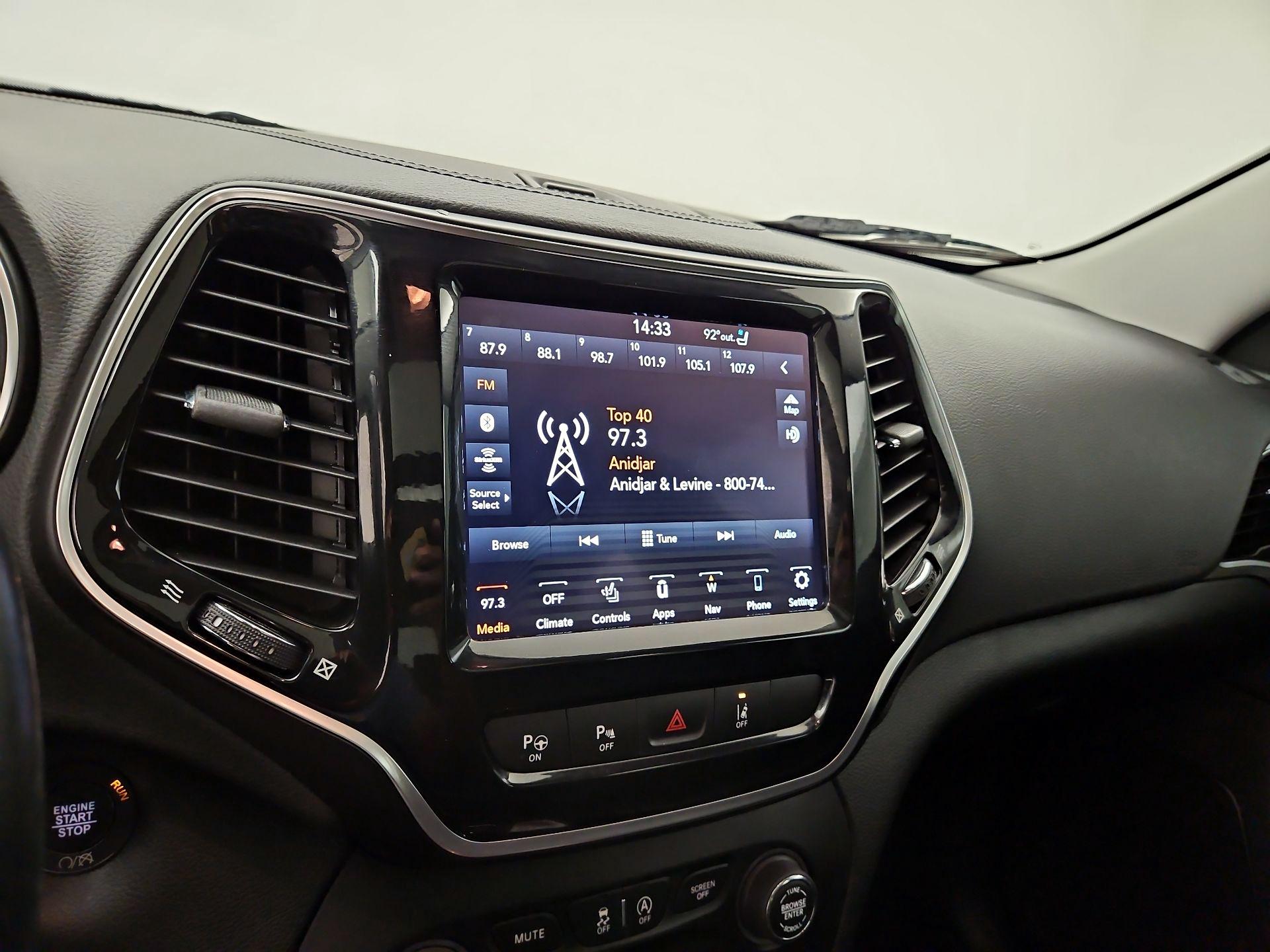 Thumbnail: 2021 Jeep Cherokee - 16