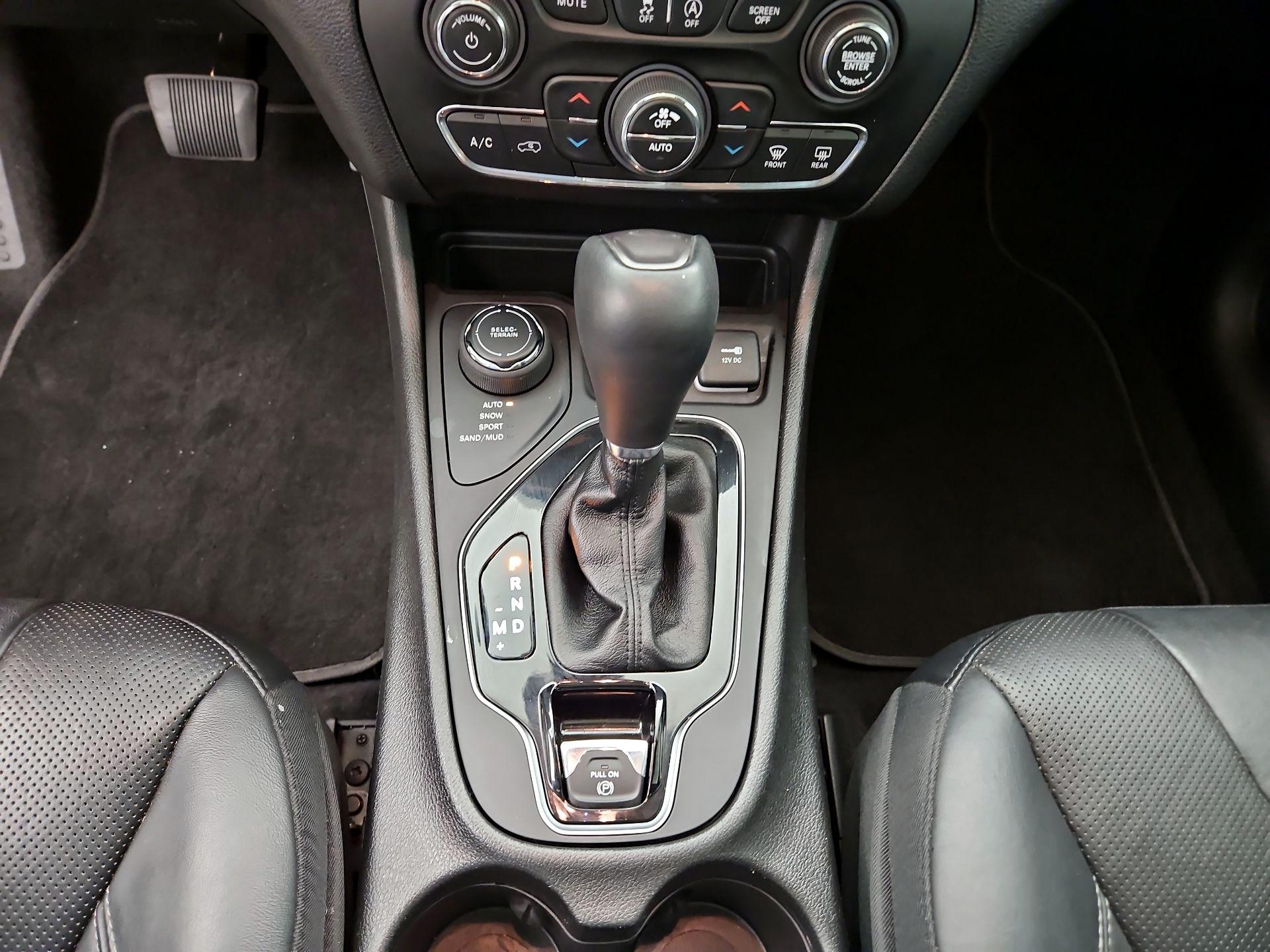 Thumbnail: 2021 Jeep Cherokee - 18
