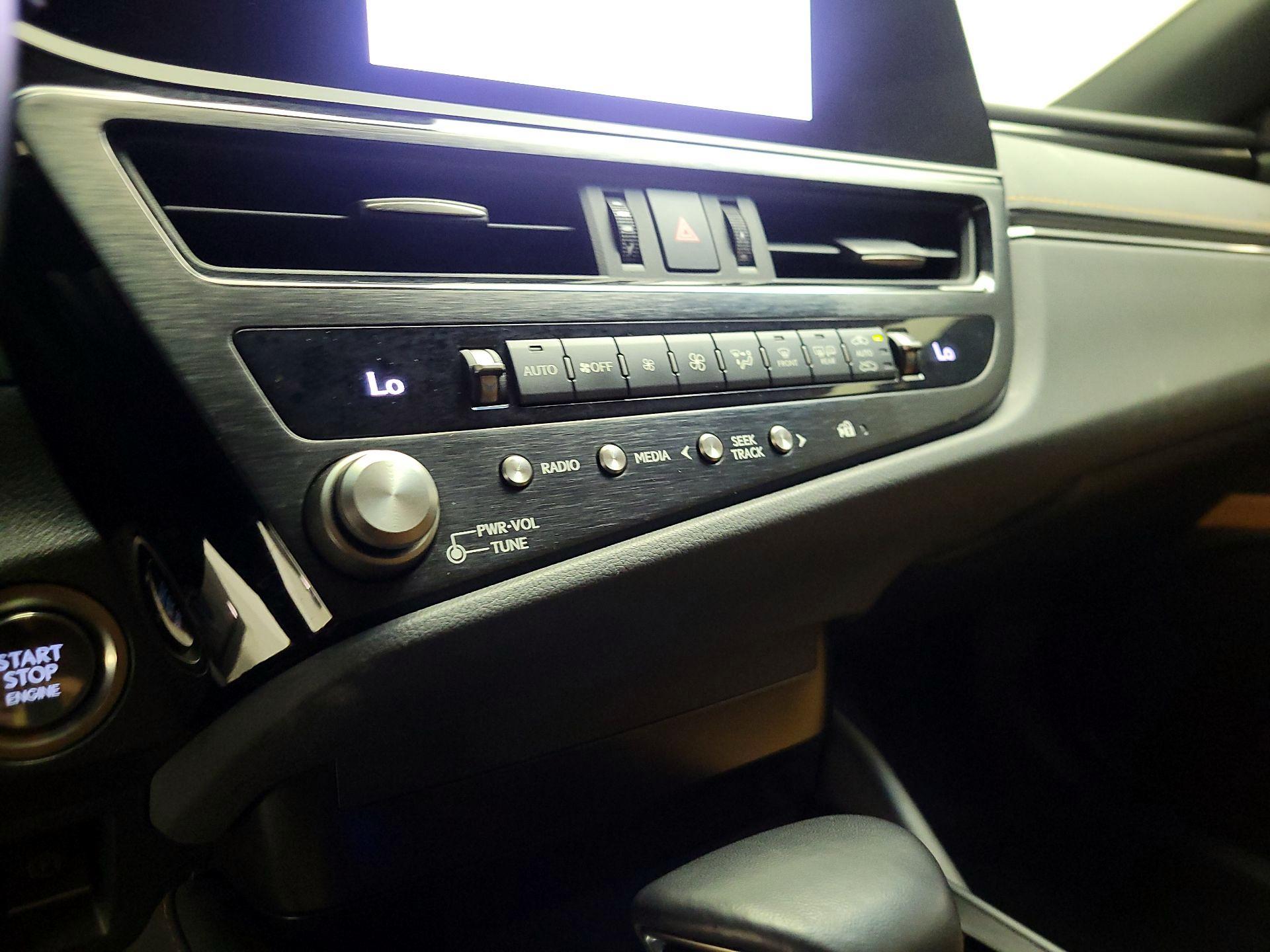 Thumbnail: 2023 Lexus ES - 16