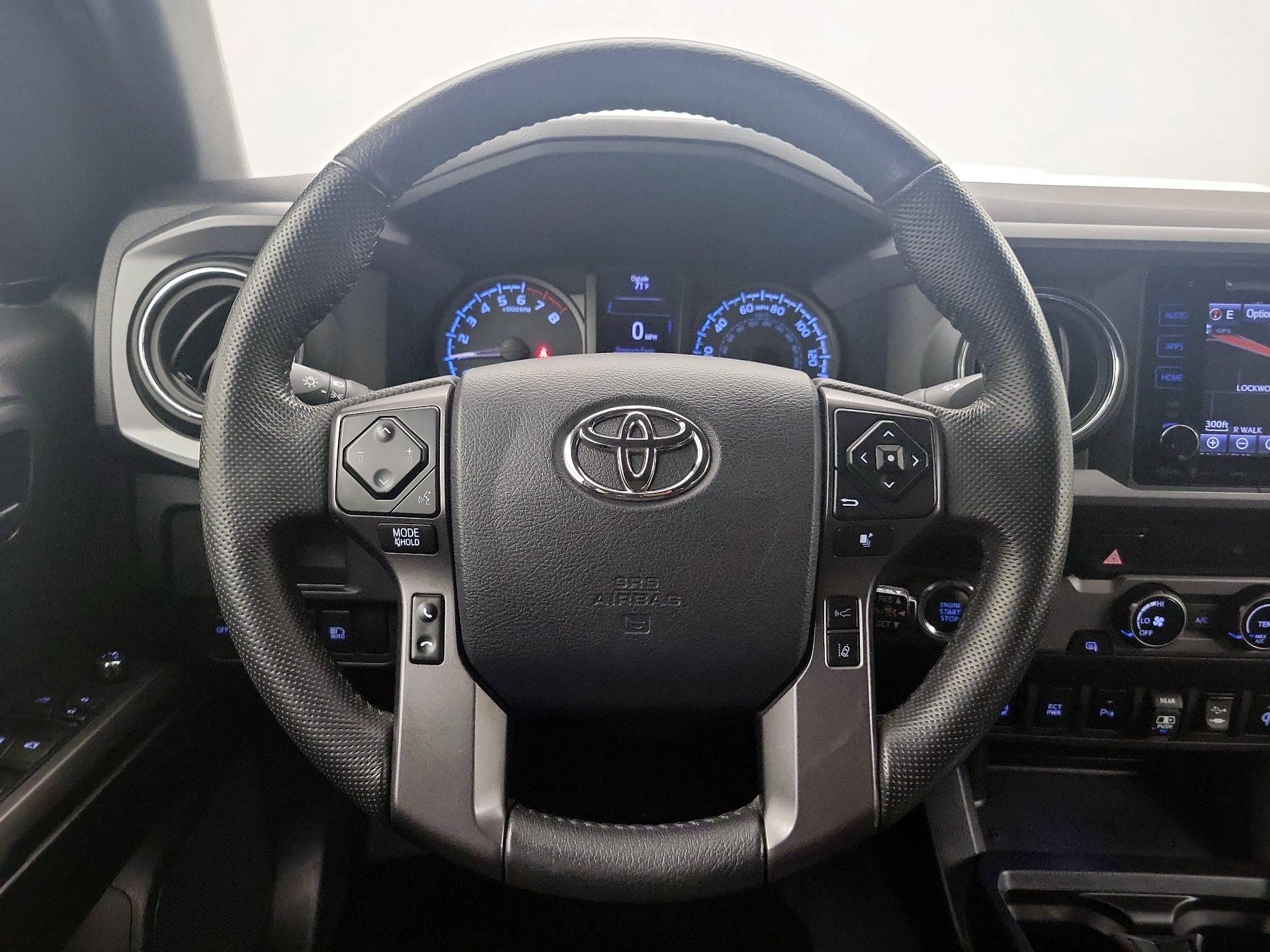 Thumbnail: 2018 Toyota Tacoma - 10