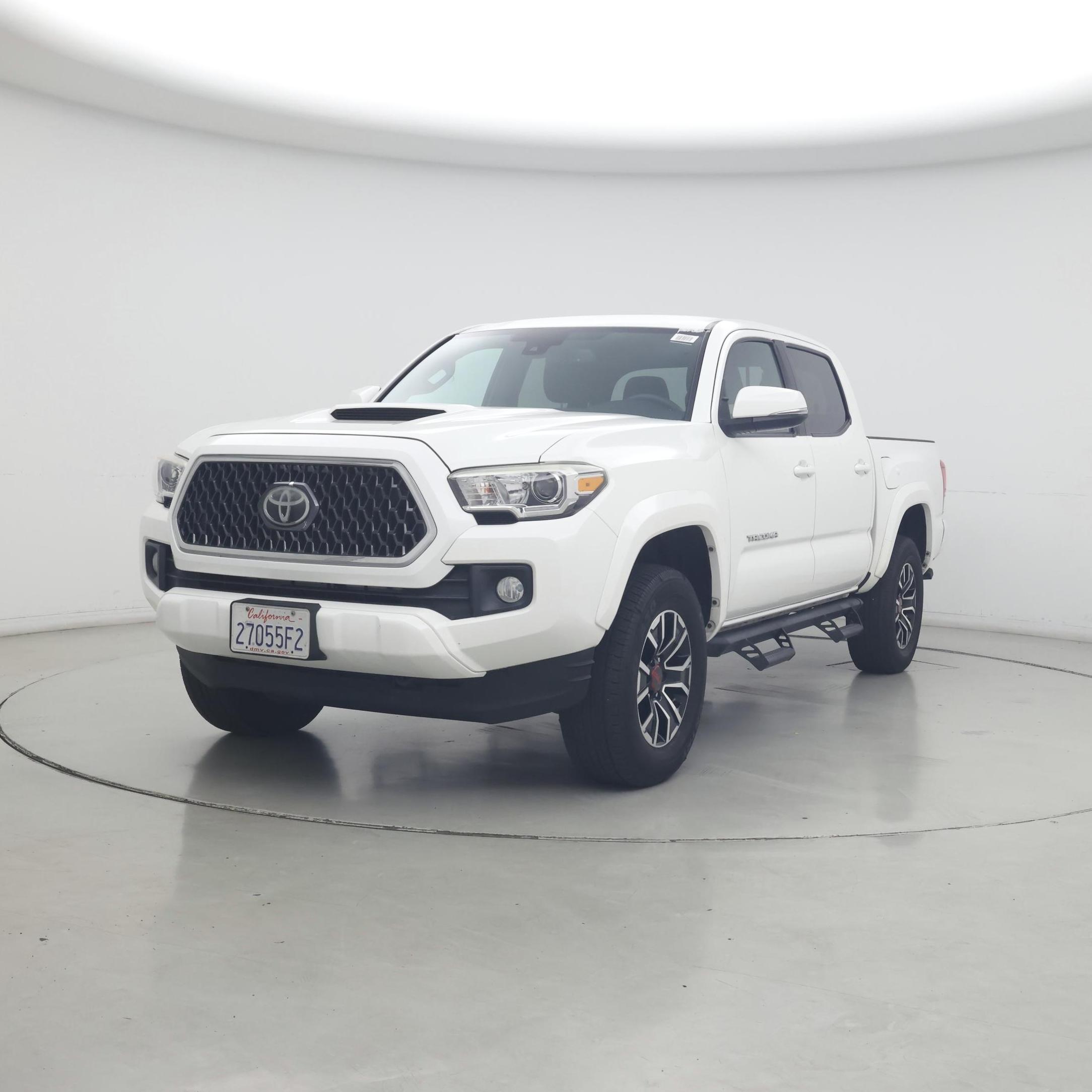 Thumbnail: 2018 Toyota Tacoma - 4