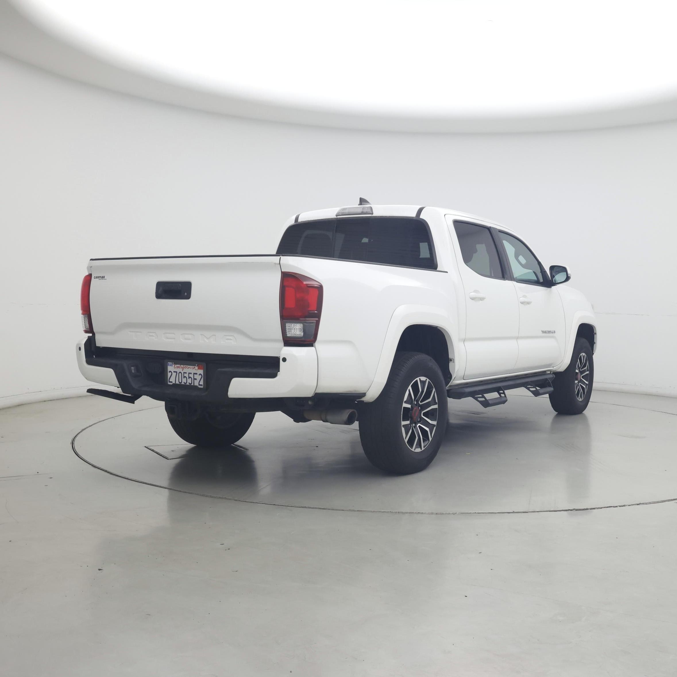 Thumbnail: 2018 Toyota Tacoma - 8