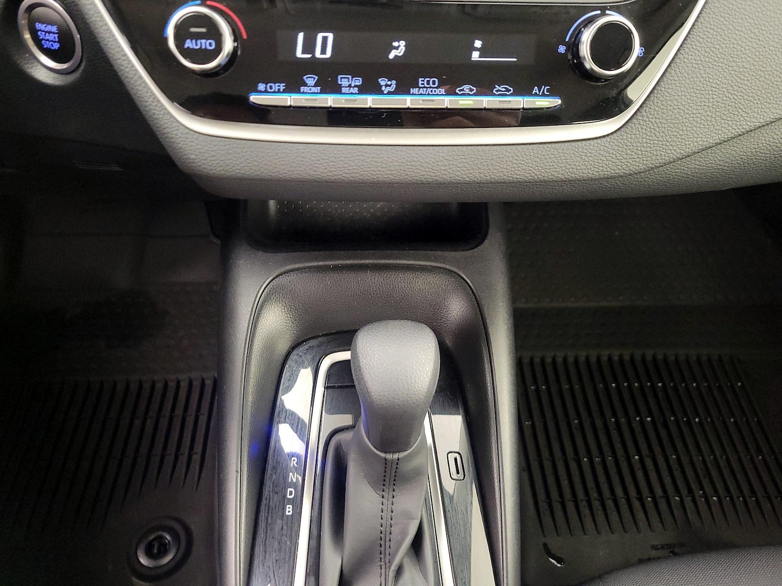 2022 Toyota Corolla LE - Photo 16