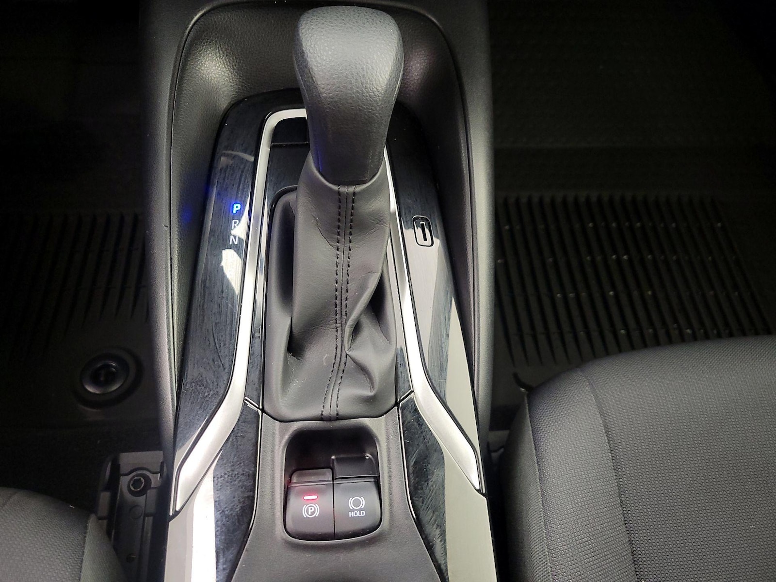 2022 Toyota Corolla LE - Photo 17
