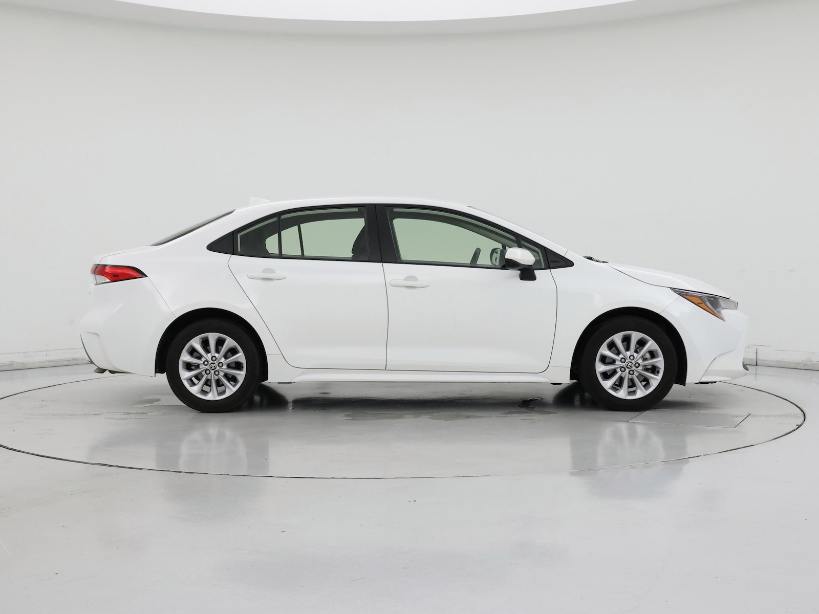 2022 Toyota Corolla LE - Photo 8