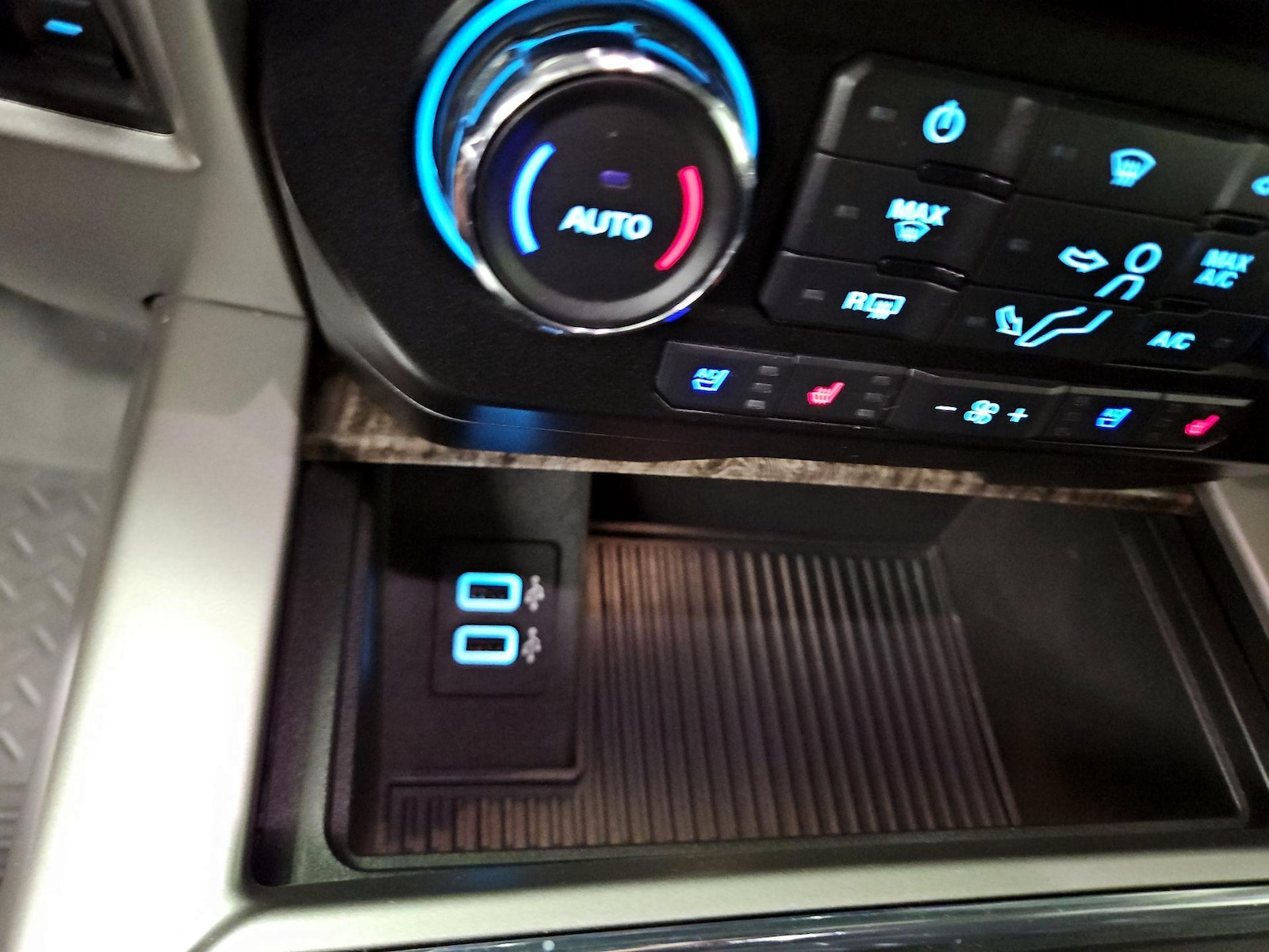 2018 Ford F-350 Super Duty Lariat - Photo 20