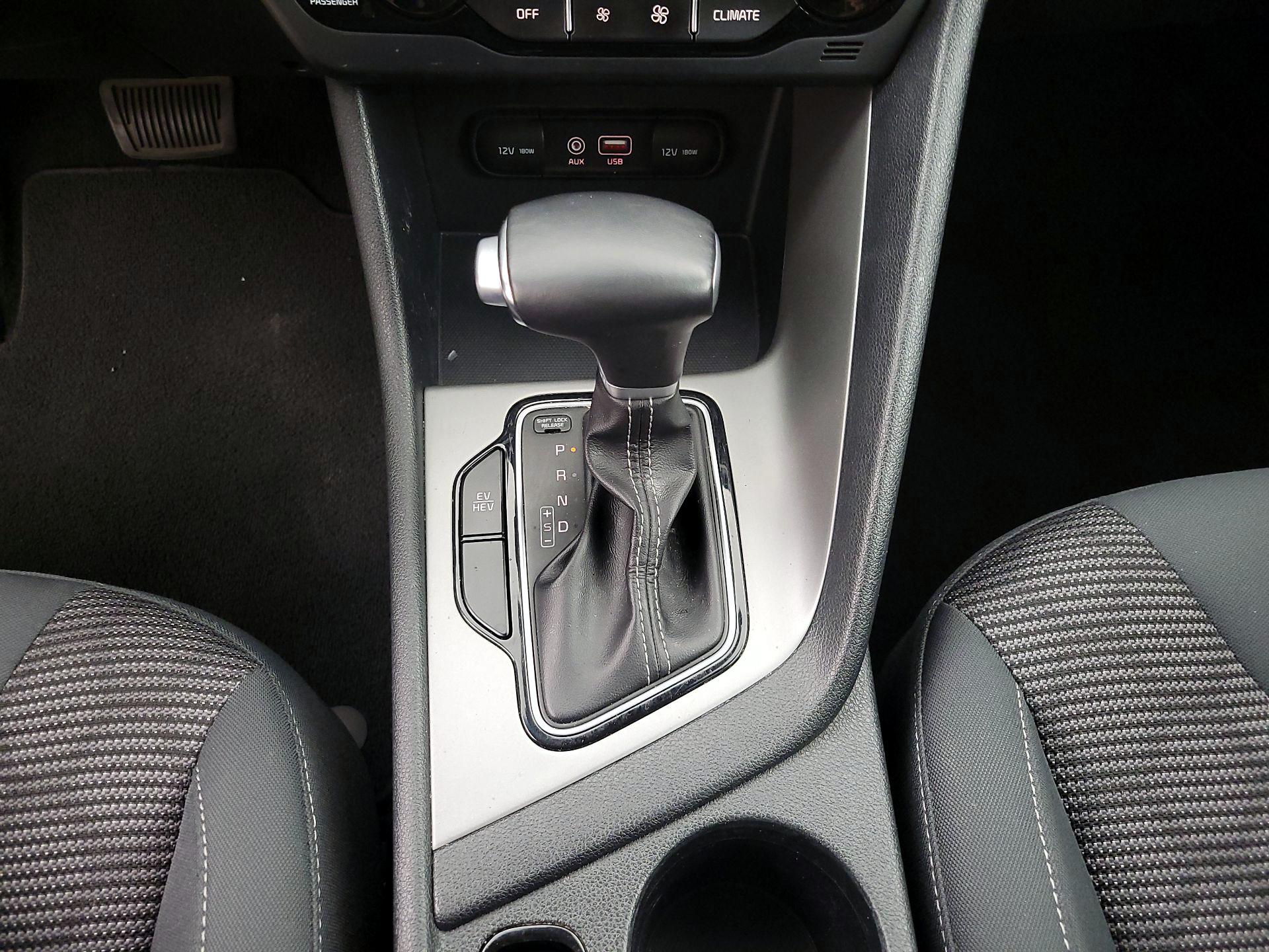 Thumbnail: 2019 Kia Niro - 15