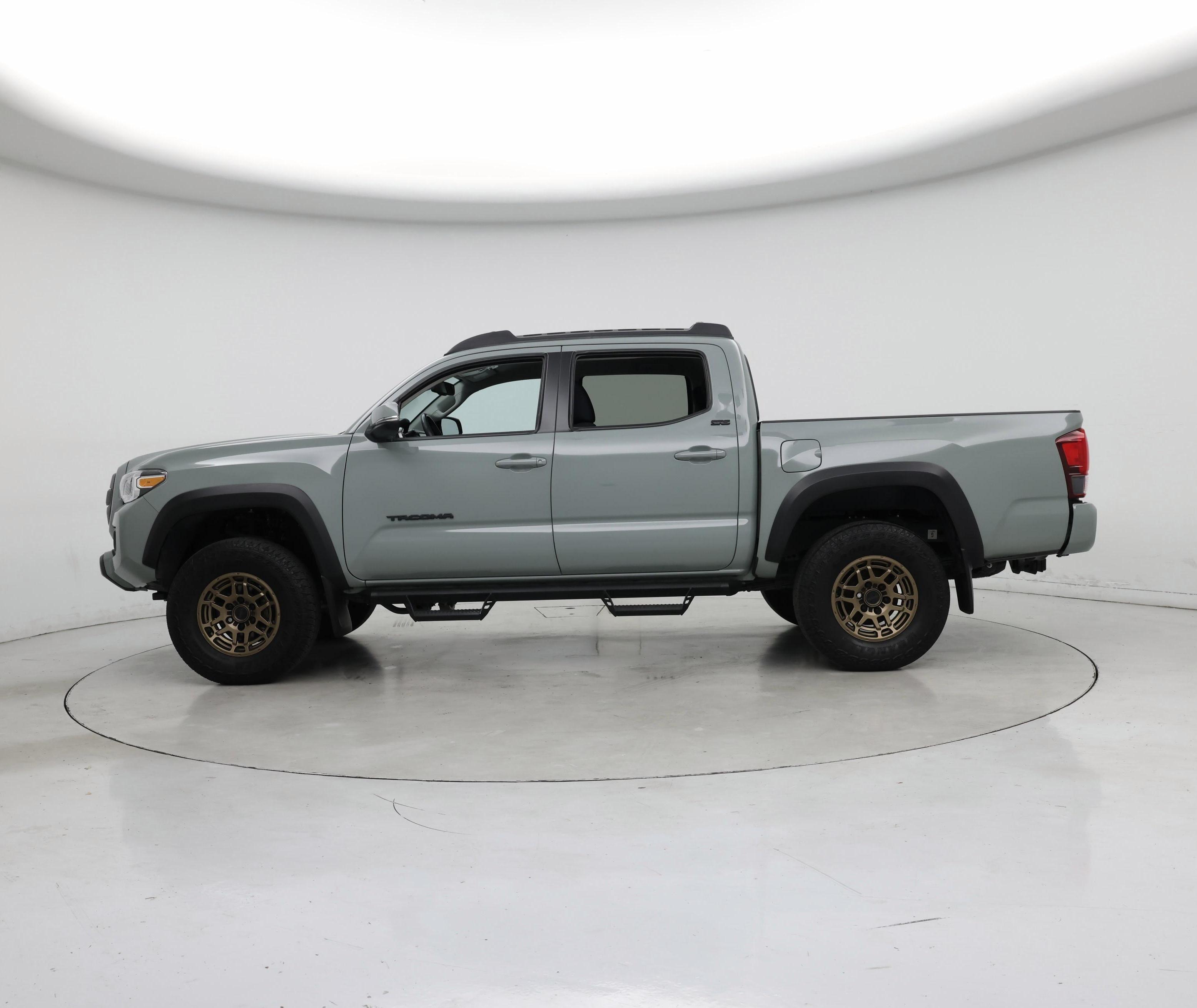 Thumbnail: 2022 Toyota Tacoma - 3
