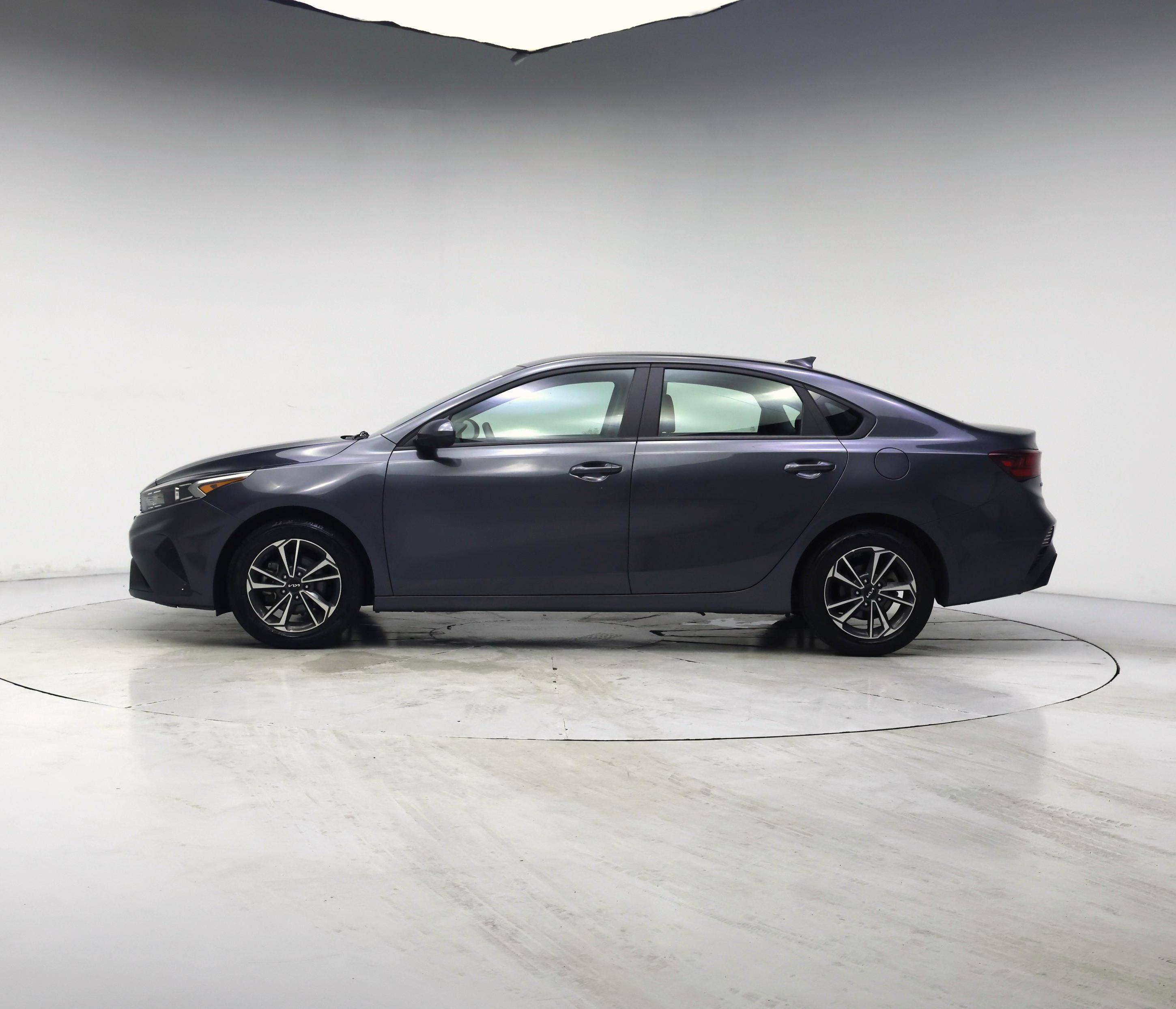 Thumbnail: 2024 Kia Forte - 3