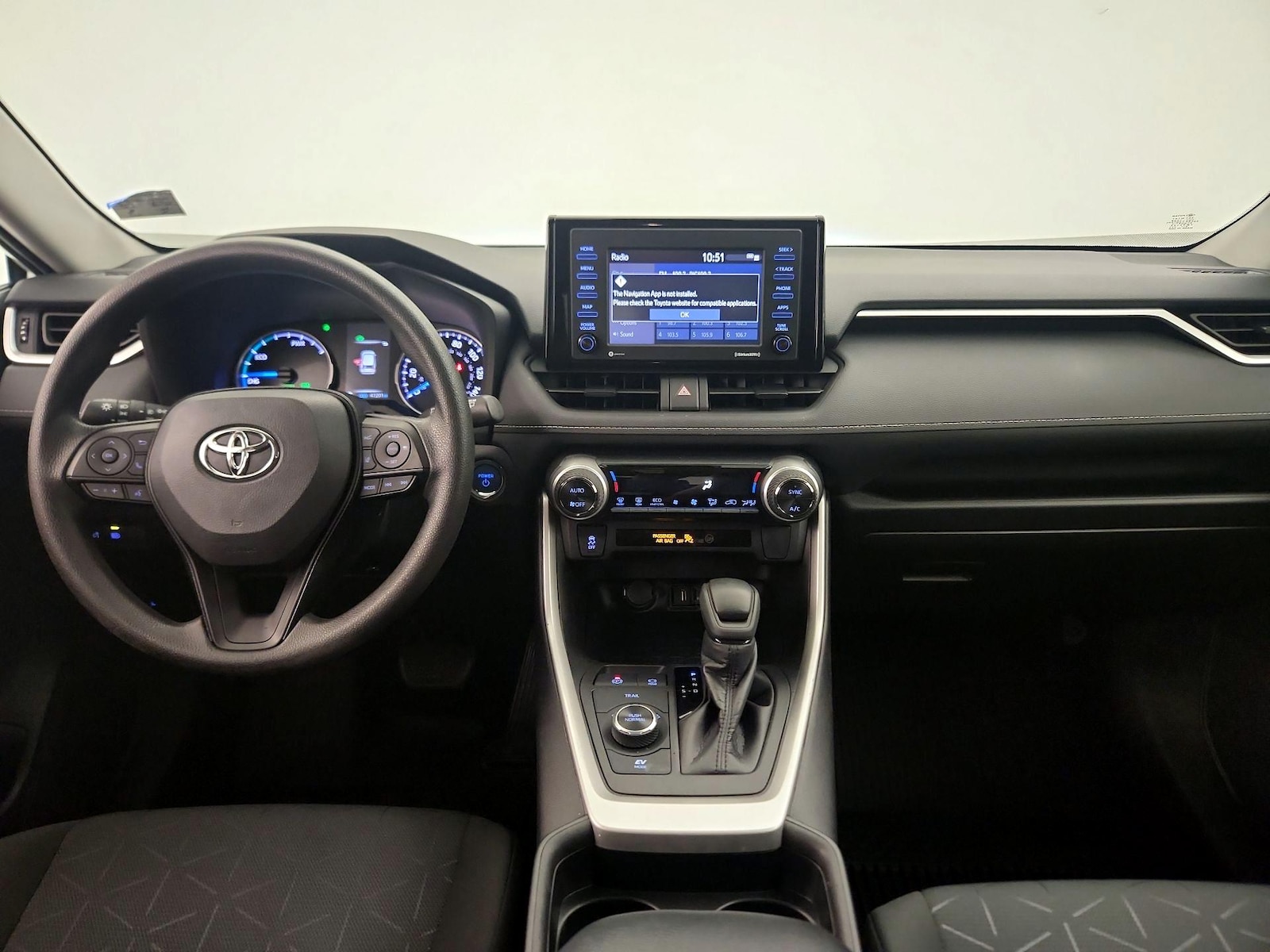 2021 Toyota RAV4 XLE - Photo 10