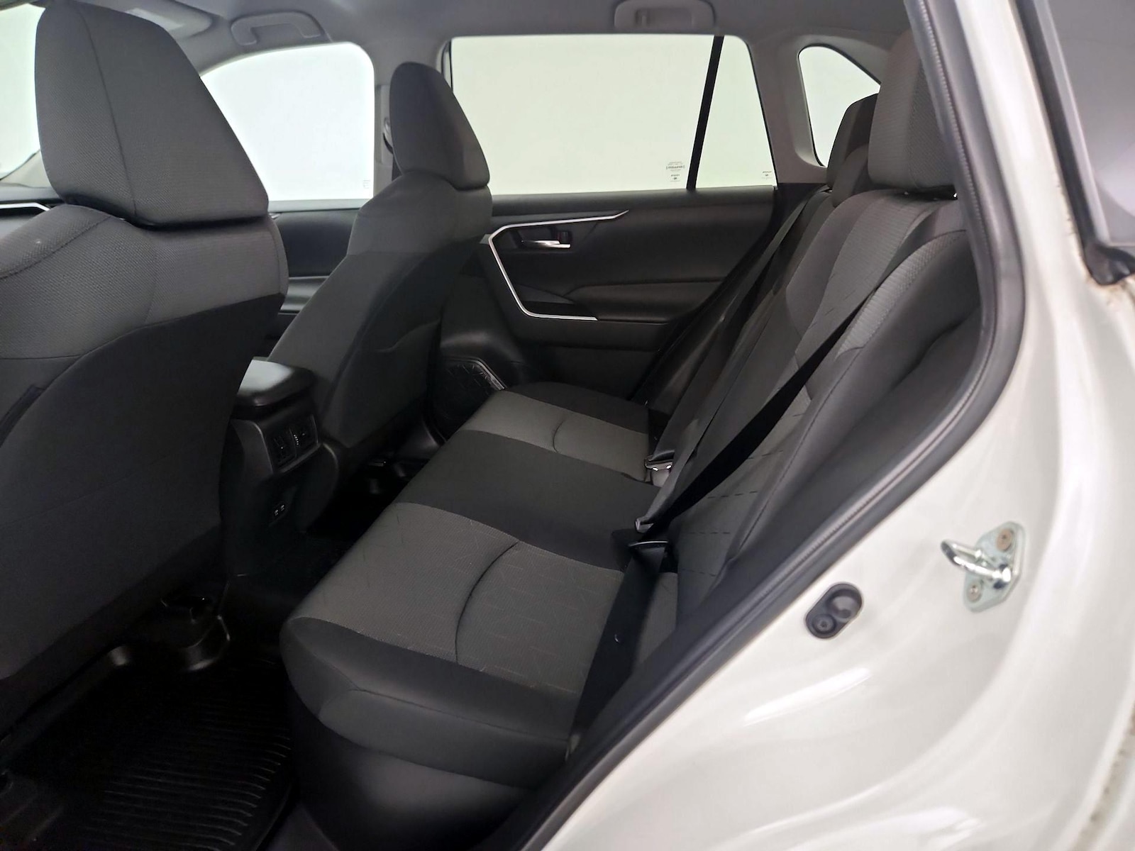 2021 Toyota RAV4 XLE - Photo 20