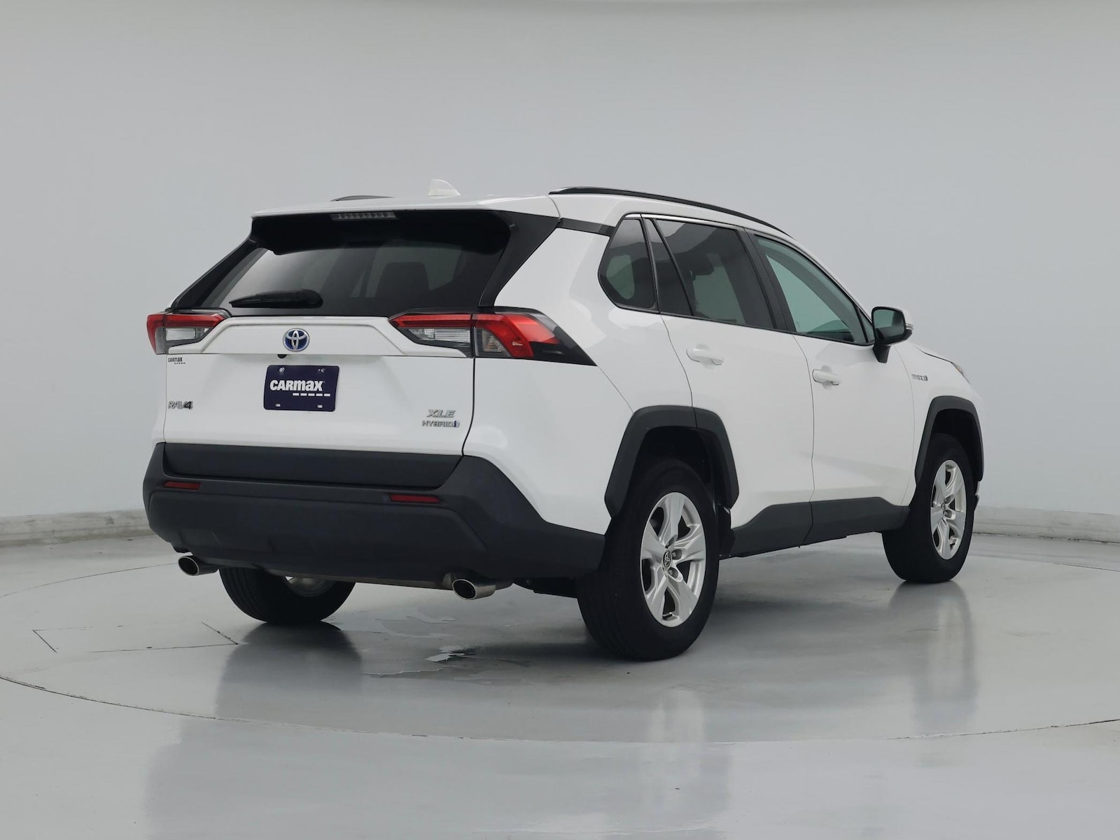 2021 Toyota RAV4 XLE - Photo 9