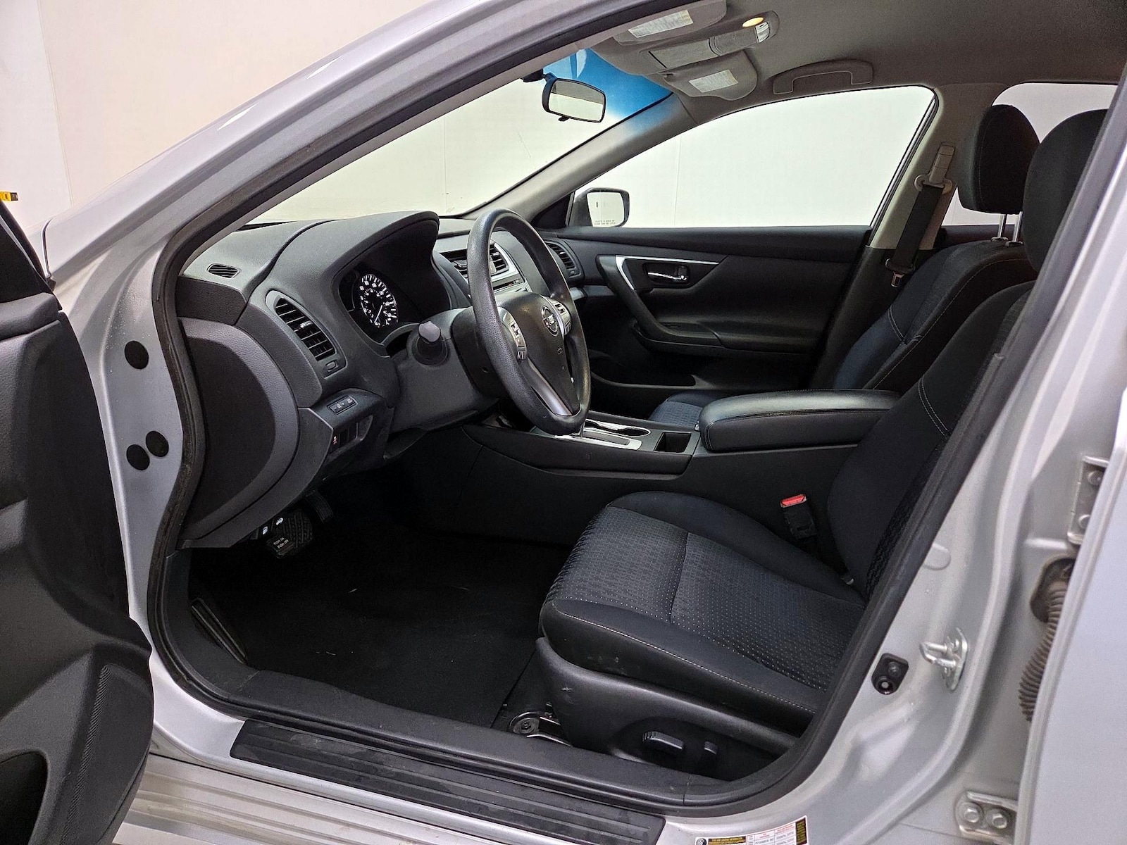 2017 Nissan Altima S - Photo 12
