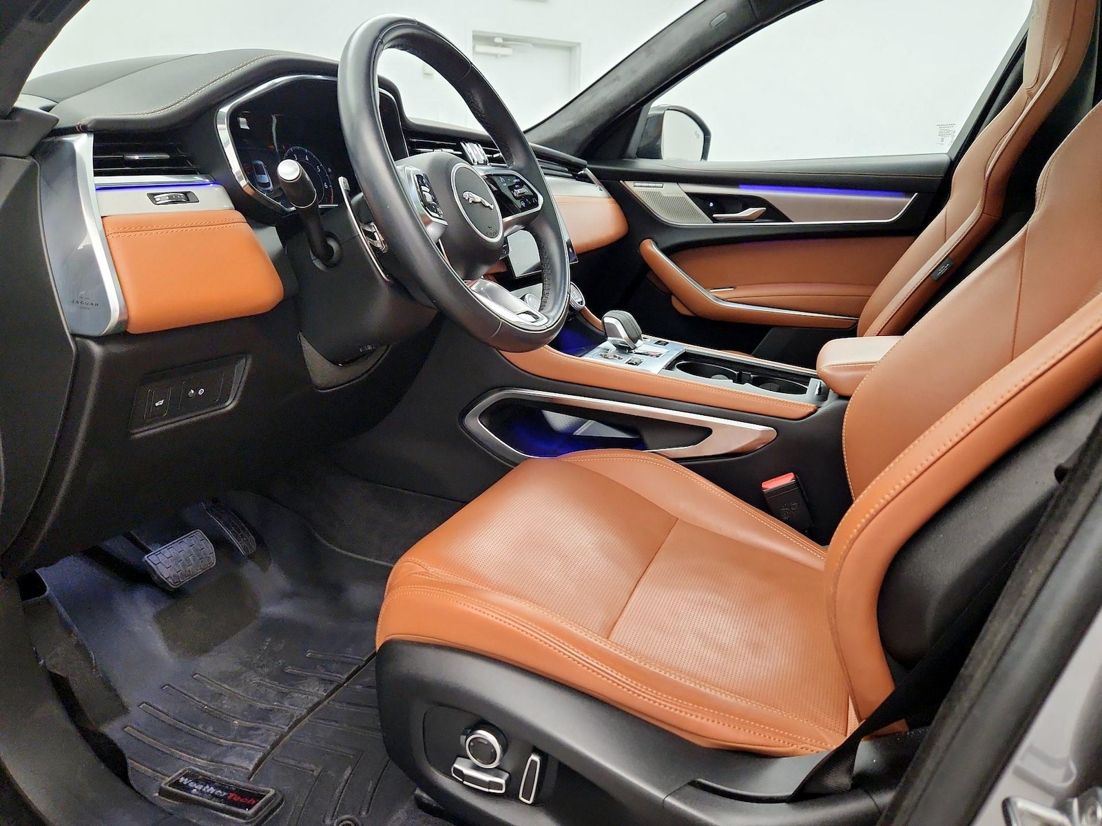 2024 Jaguar F-PACE R-Dynamic S - Photo 12
