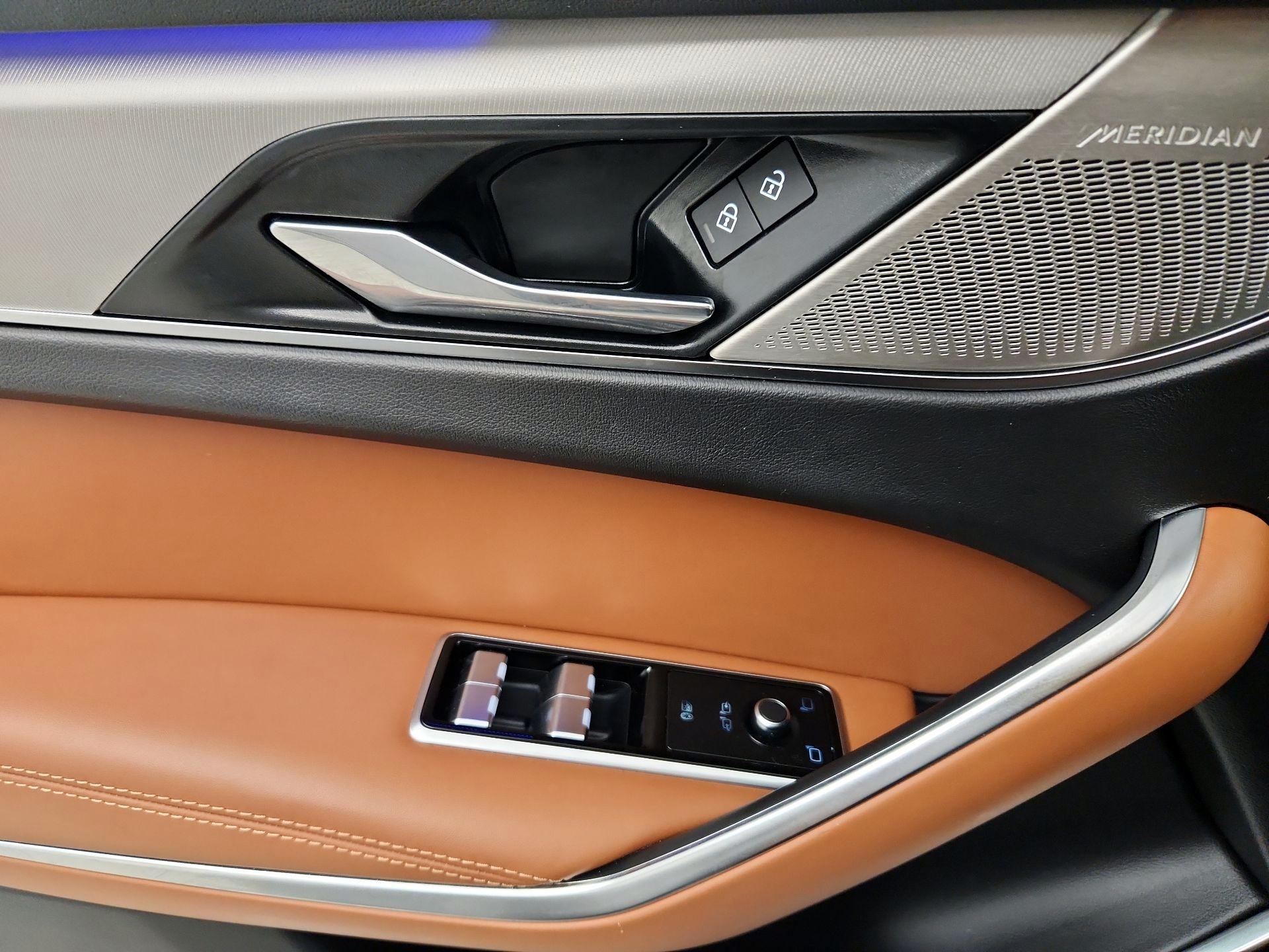 Thumbnail: 2024 Jaguar F-Pace - 12