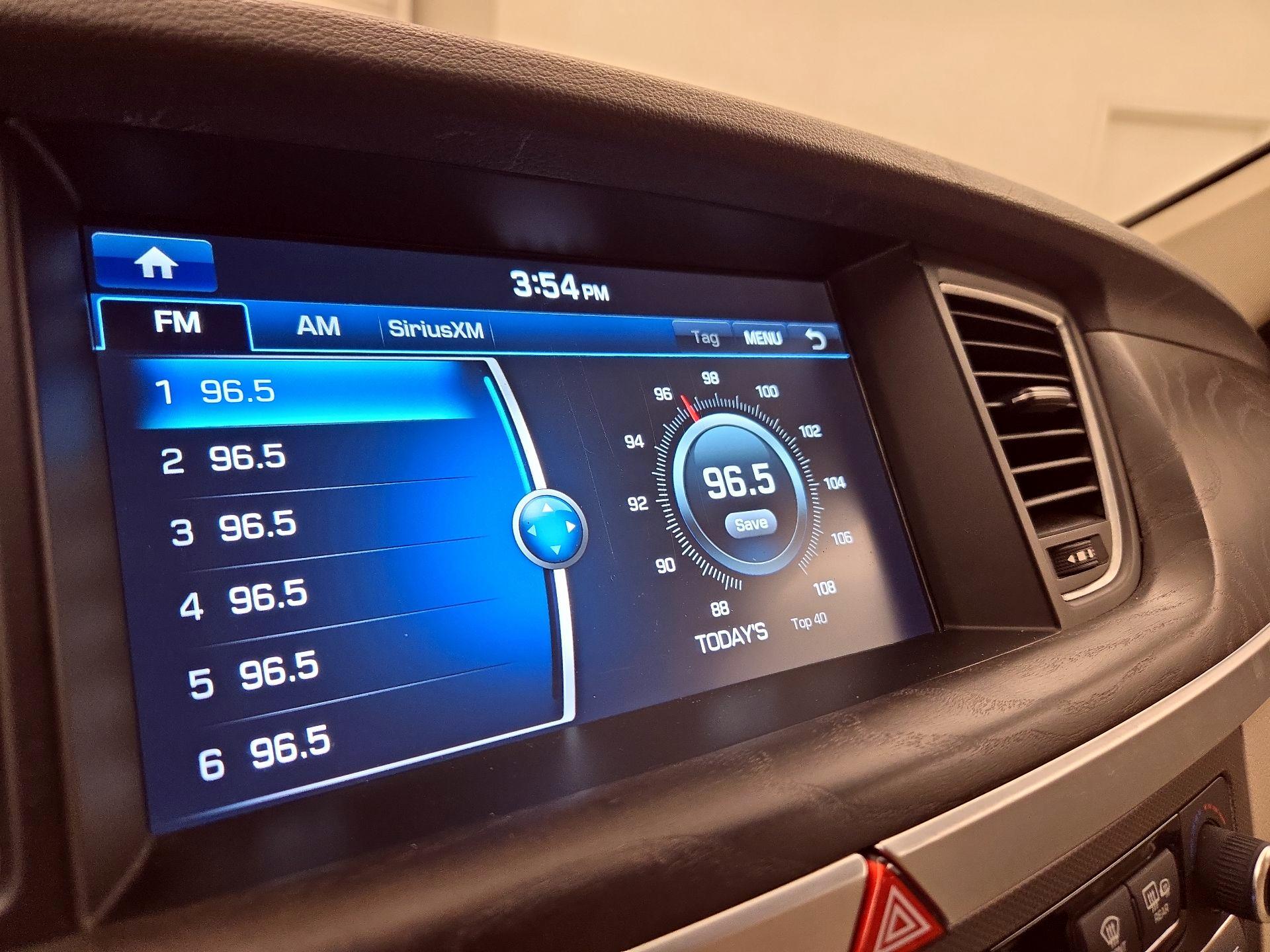 Thumbnail: 2017 Genesis G80 - 16