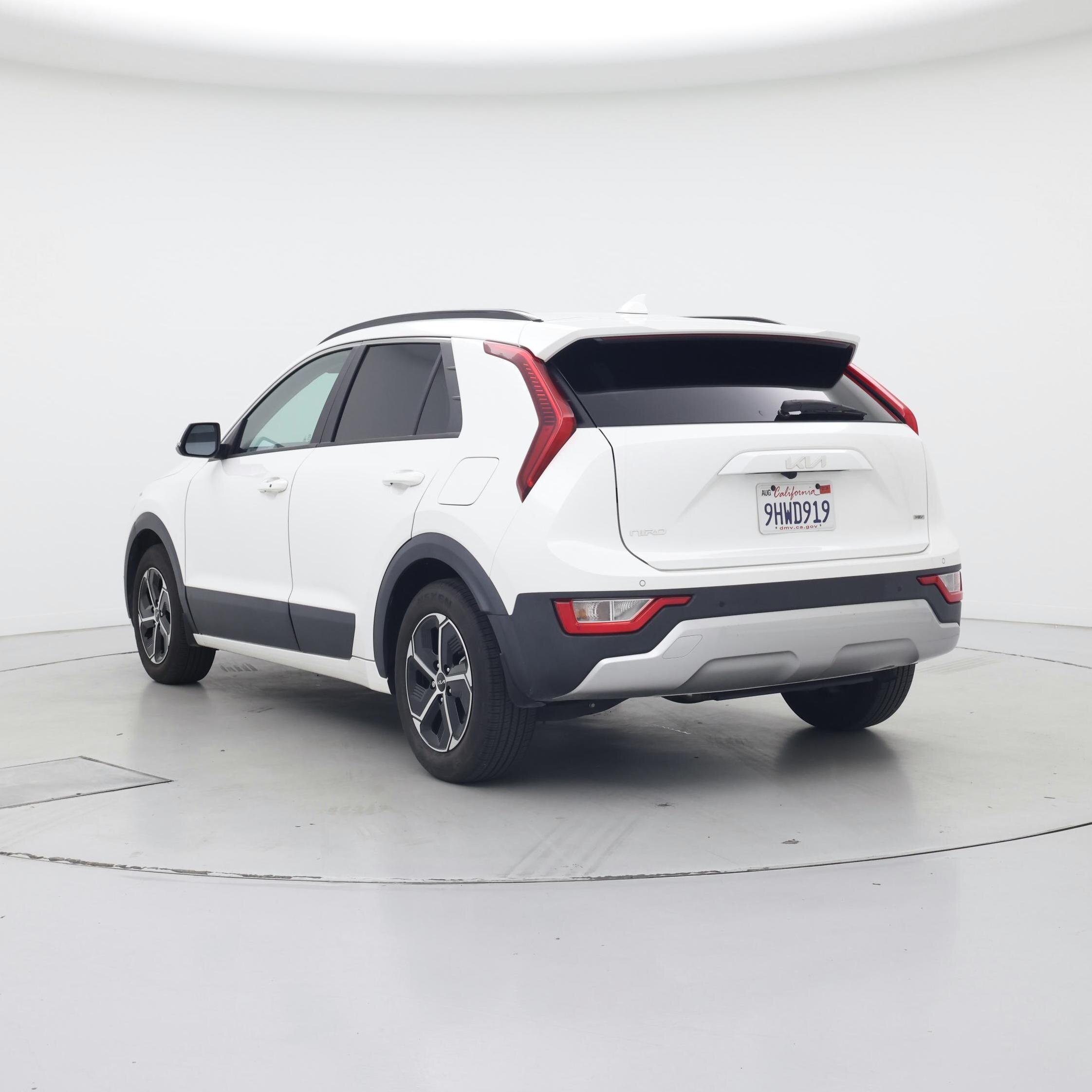 Thumbnail: 2023 Kia Niro - 2