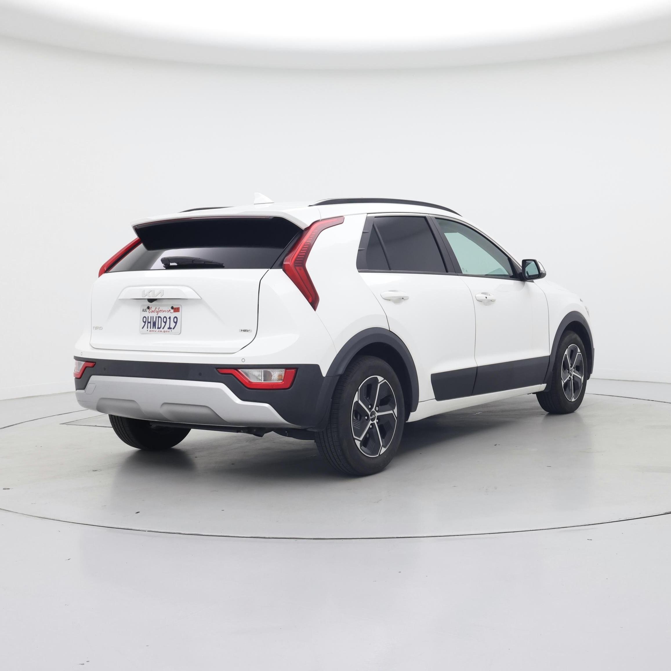 Thumbnail: 2023 Kia Niro - 8