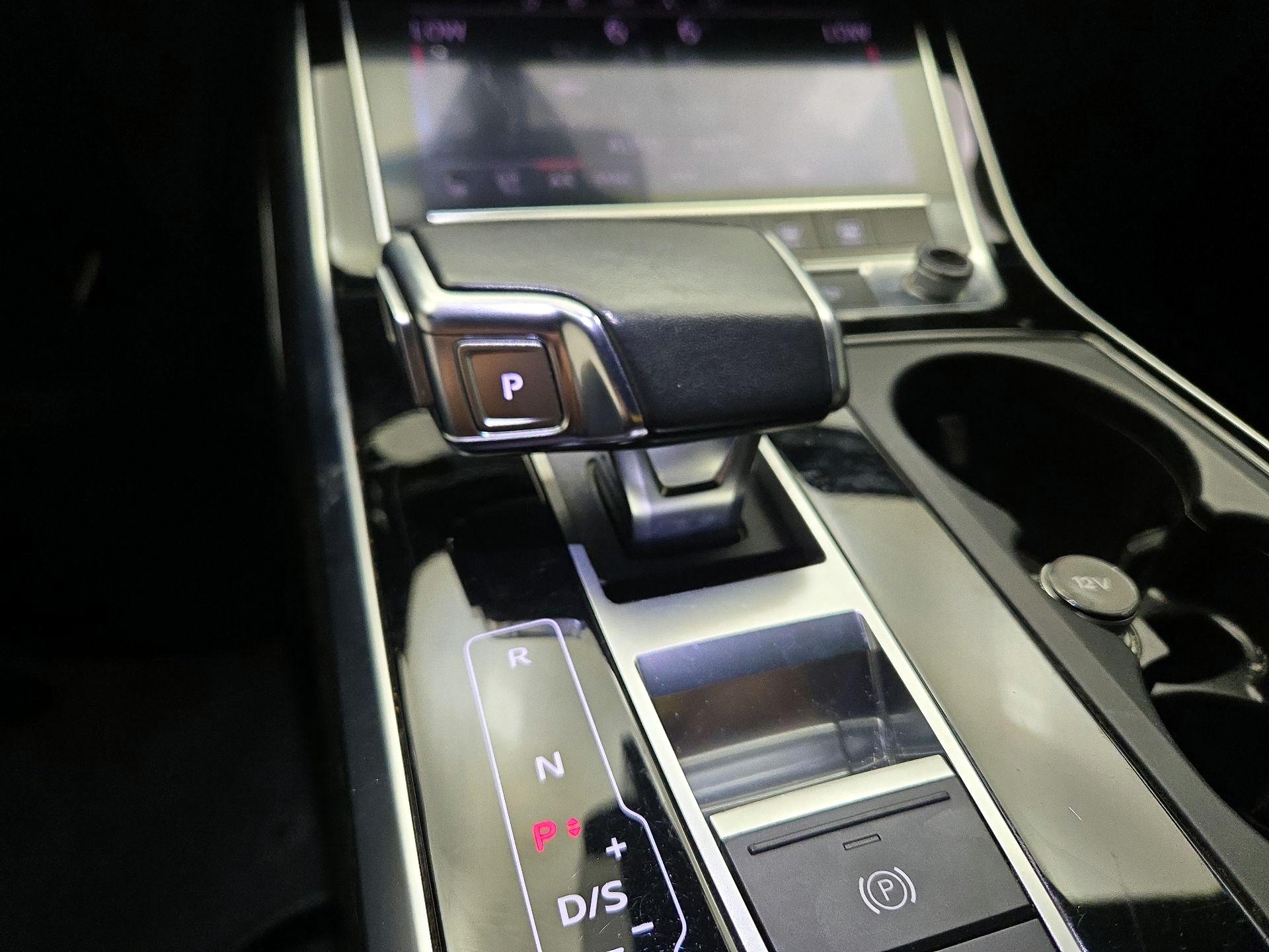 Thumbnail: 2021 Audi Q7 - 15