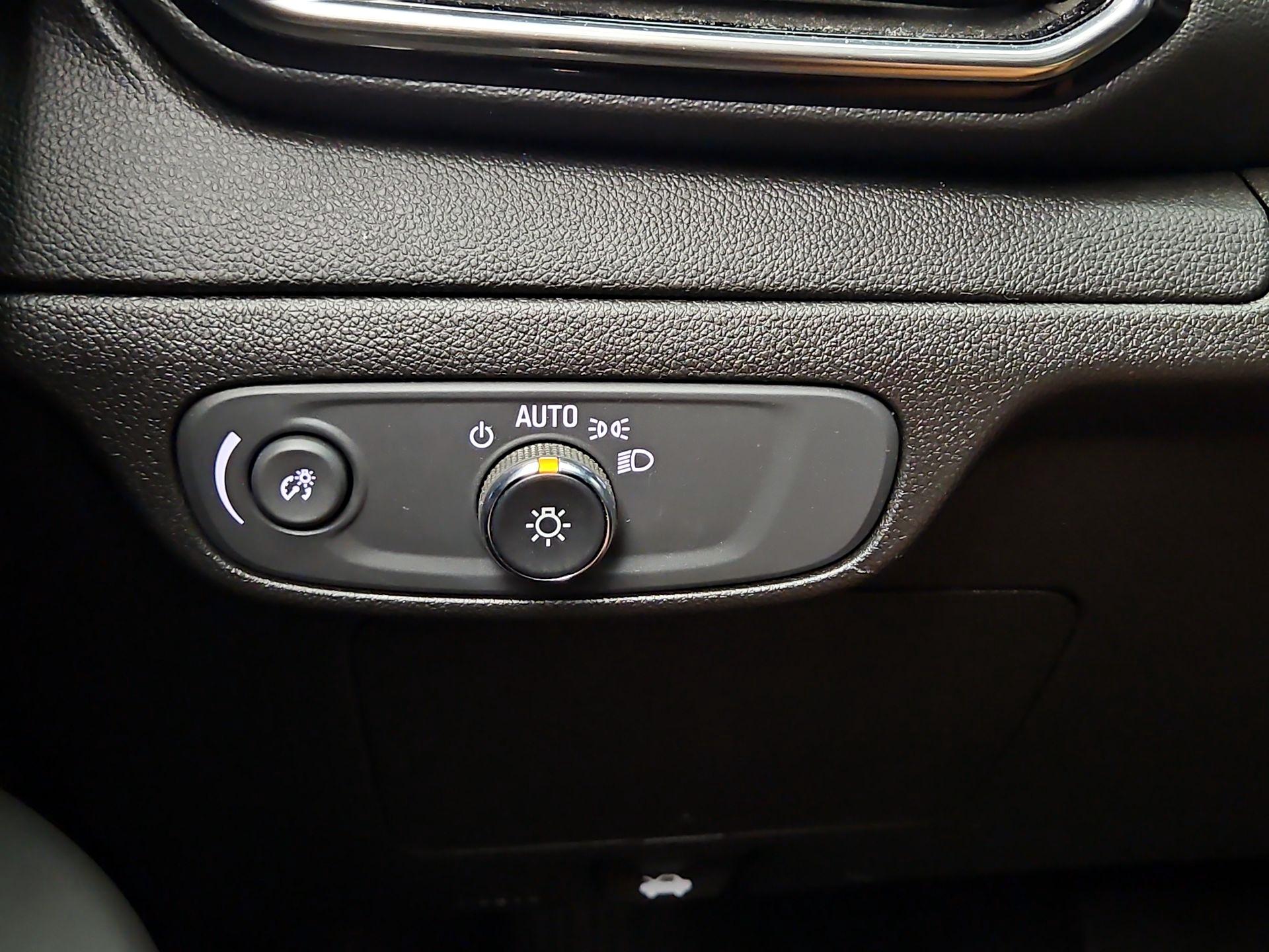 Thumbnail: 2023 Chevrolet Bolt EUV - 13
