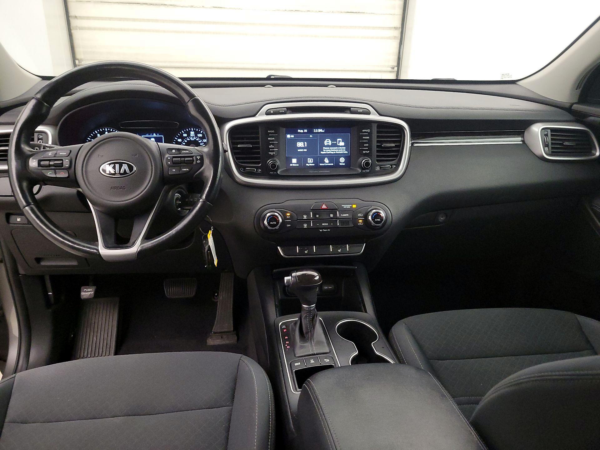 Thumbnail: 2017 Kia Sorento - 9